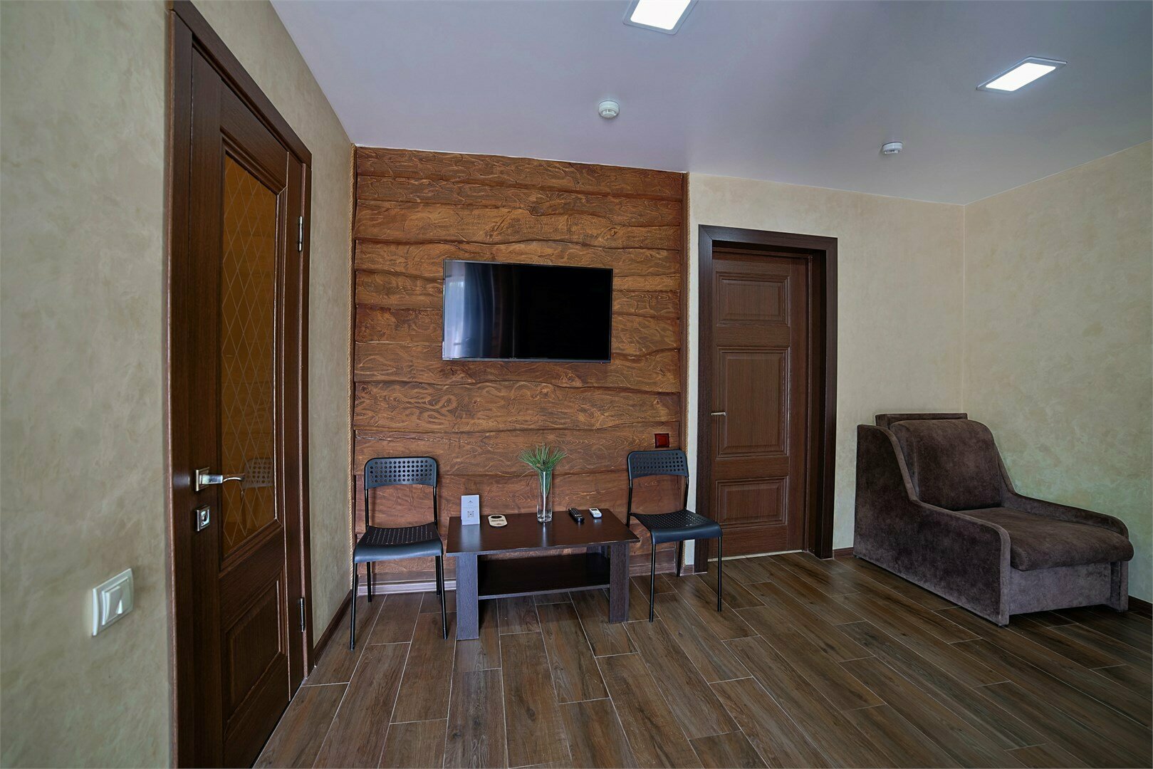 Улучшенный 2 - х местный с выходом к бассейну 16+ (полупансион)