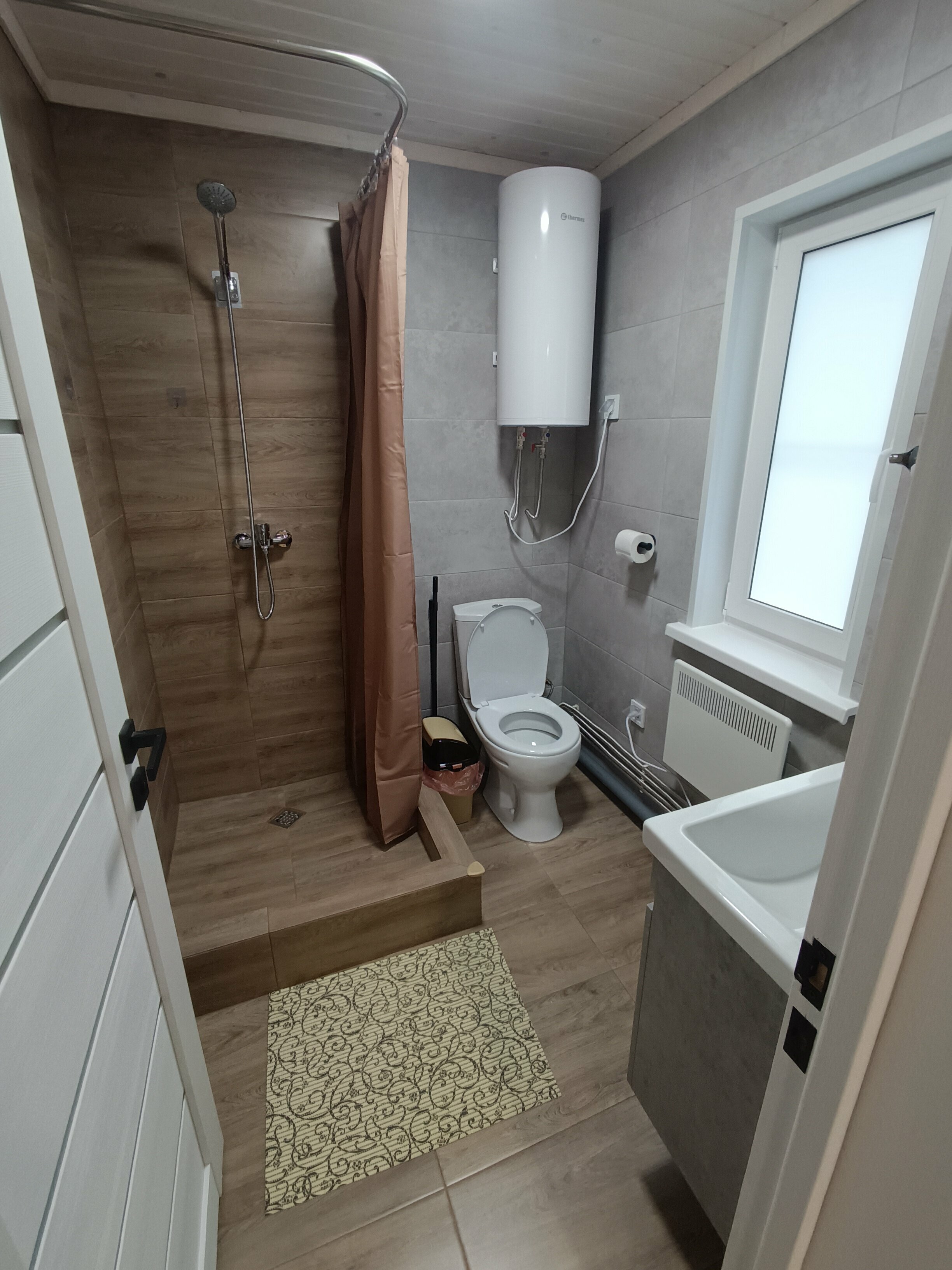 Коттедж с сауной с видом на озеро и лес