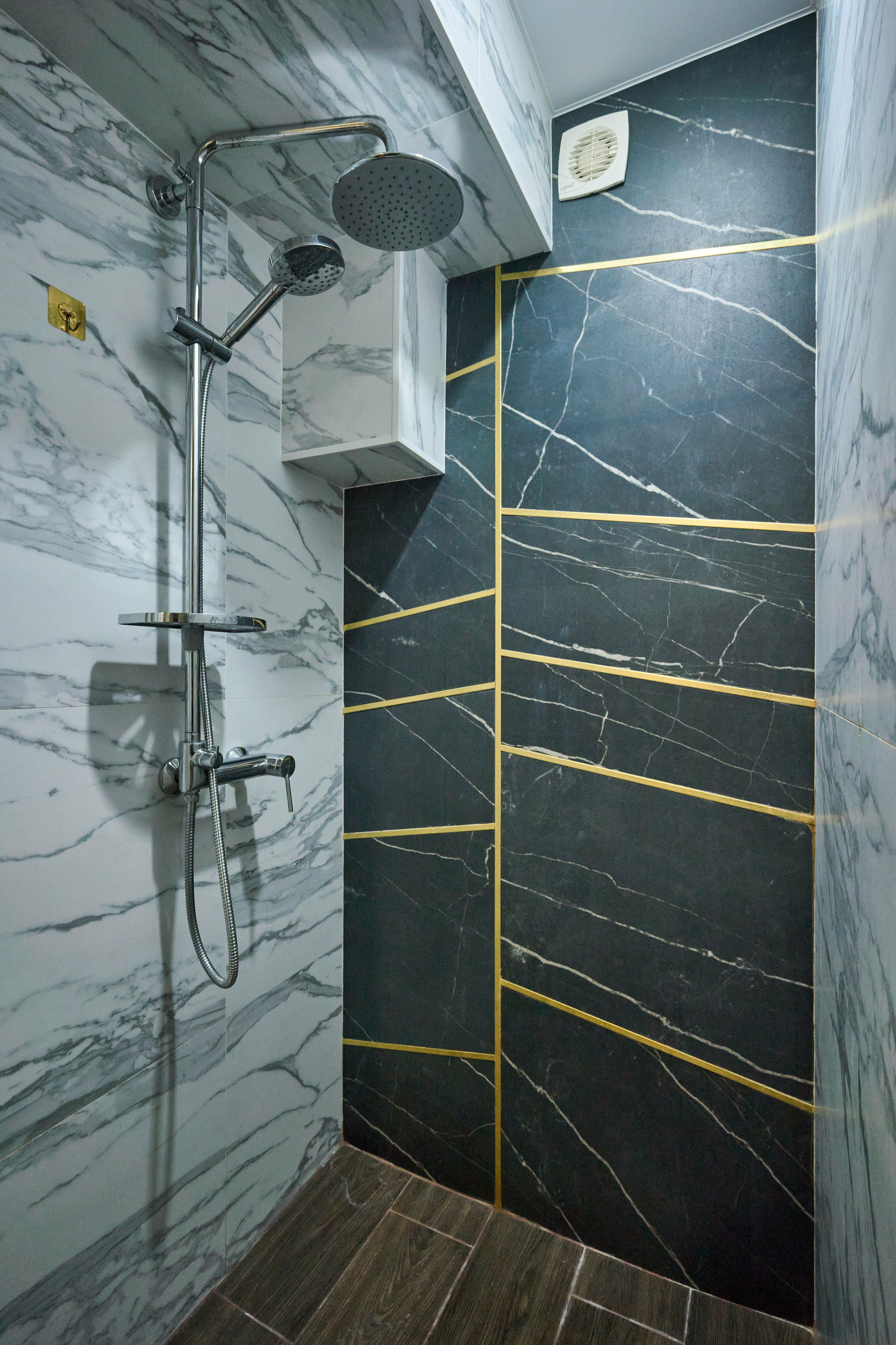 Студия с мини кухней, с фальш-окном.