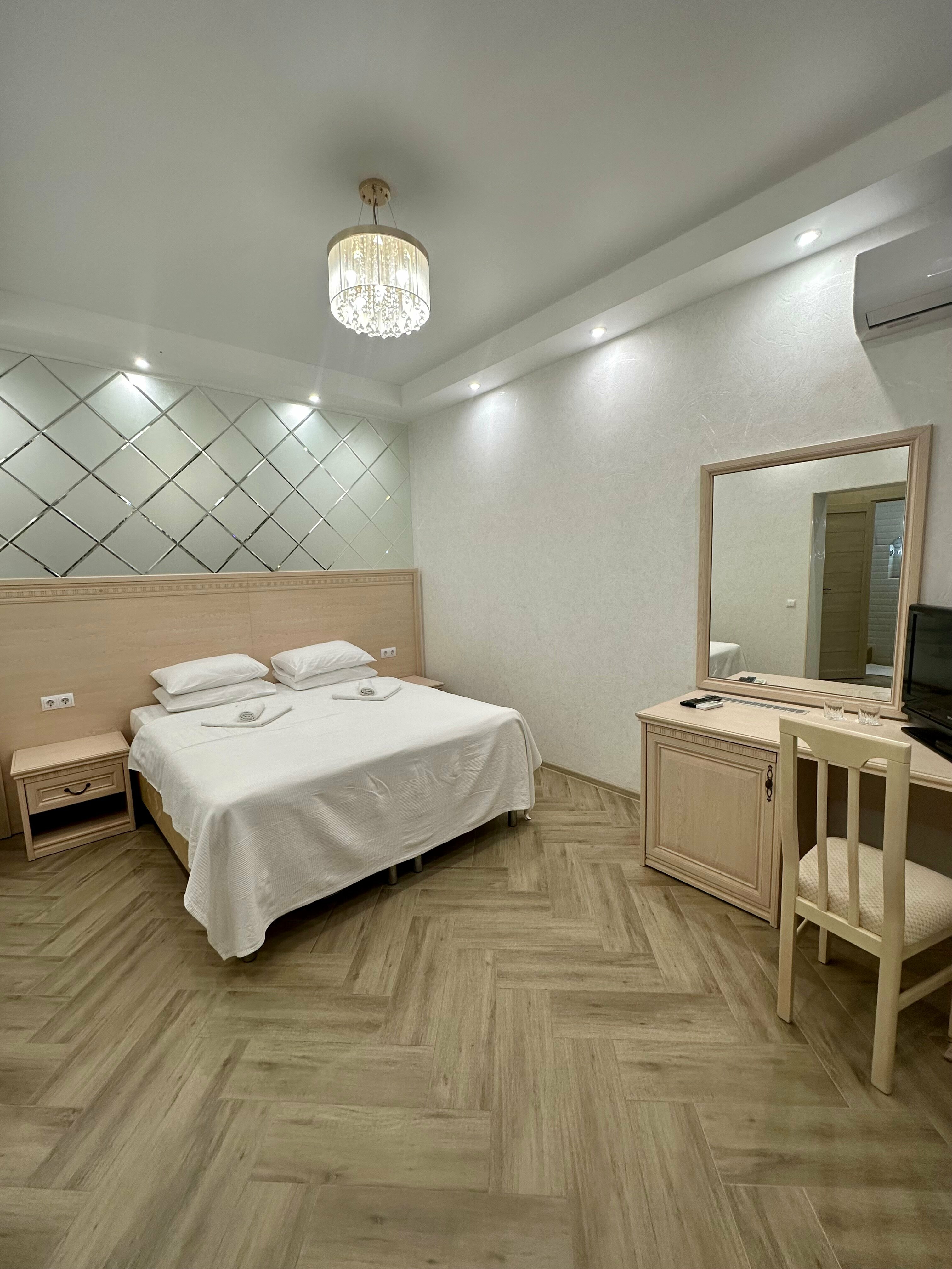 Двухместный номер с 1 кроватью и видом на бассейн