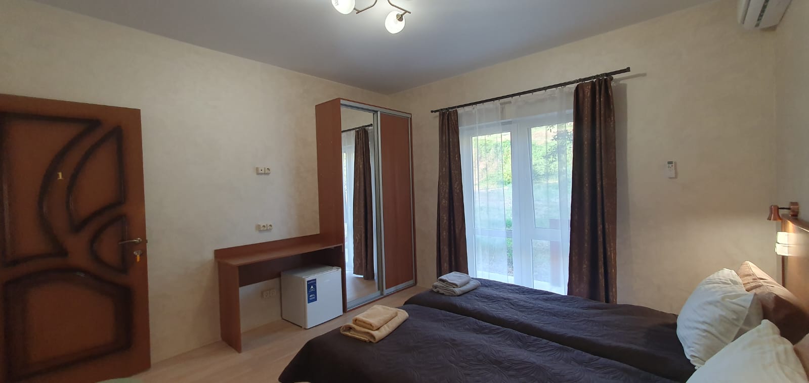 Четырехместный номер с балконом