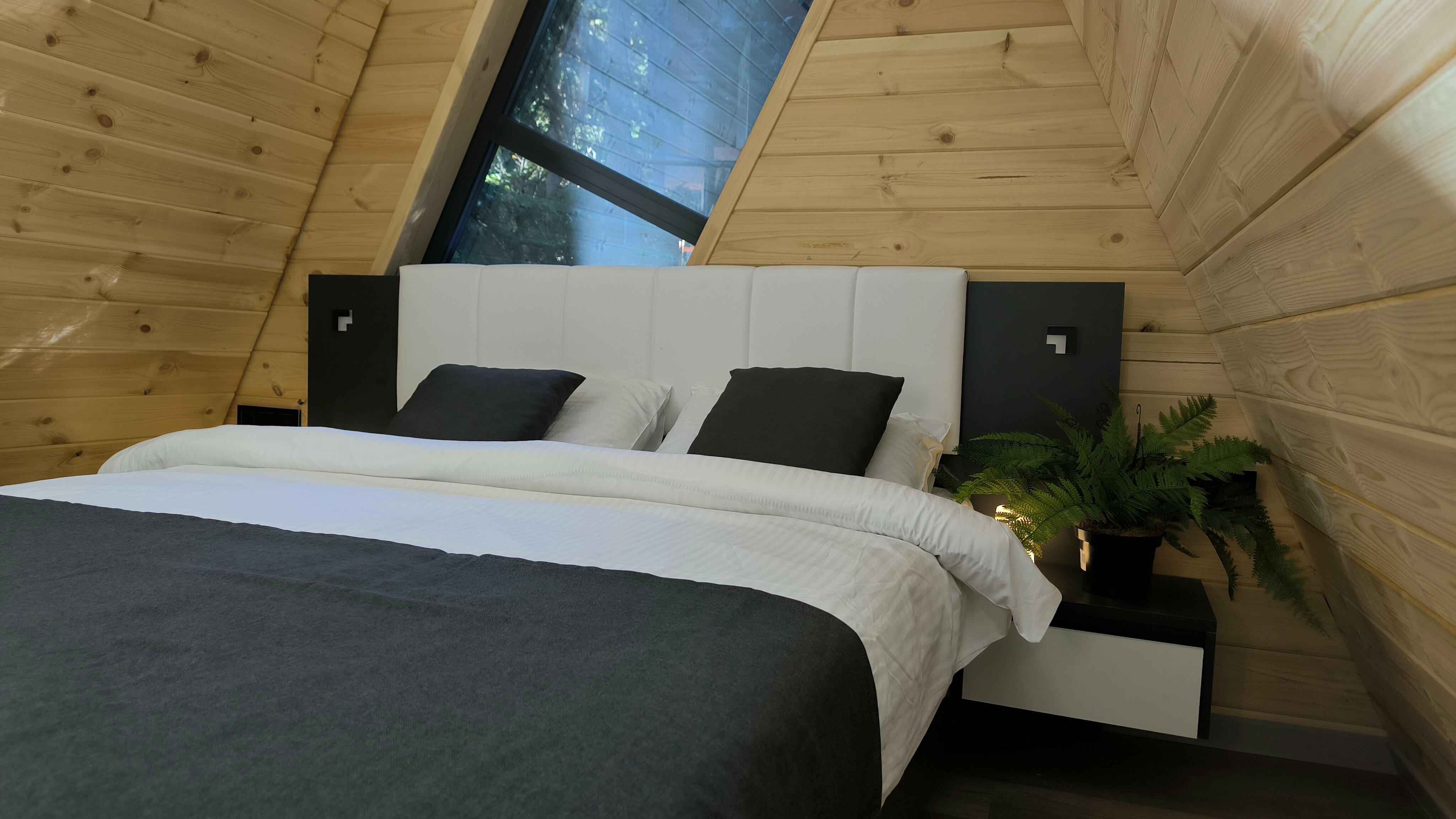 Дом в лесу на второй линии от реки Соло 6  (без посещения бани и бассейна)