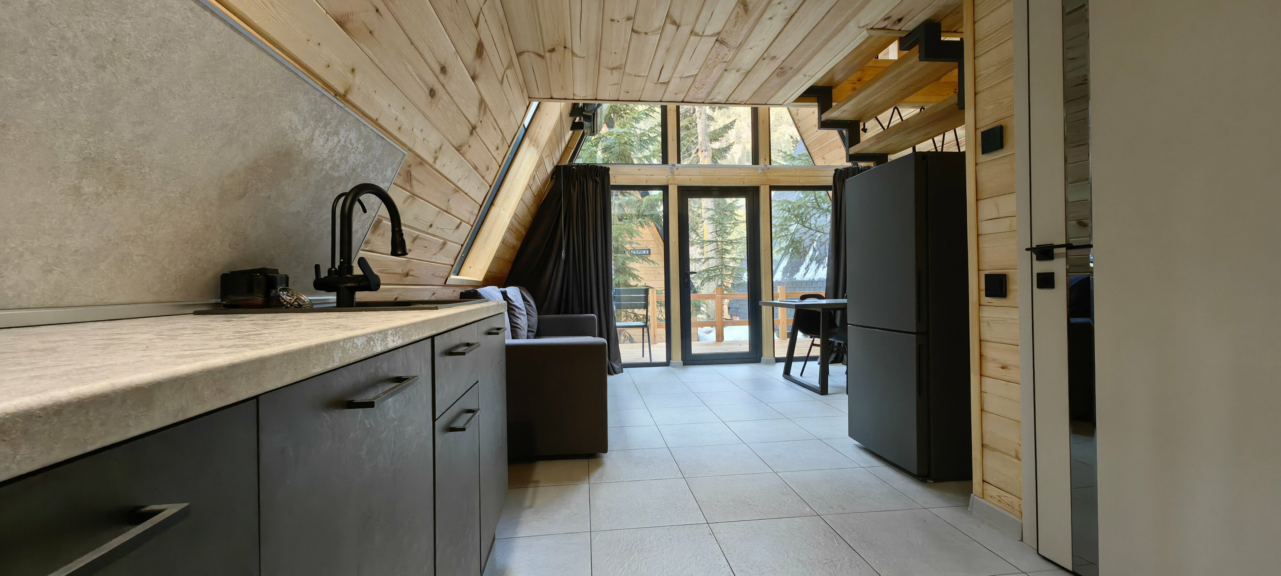 Дом в лесу на второй линии от реки Соло 6  (без посещения бани и бассейна)