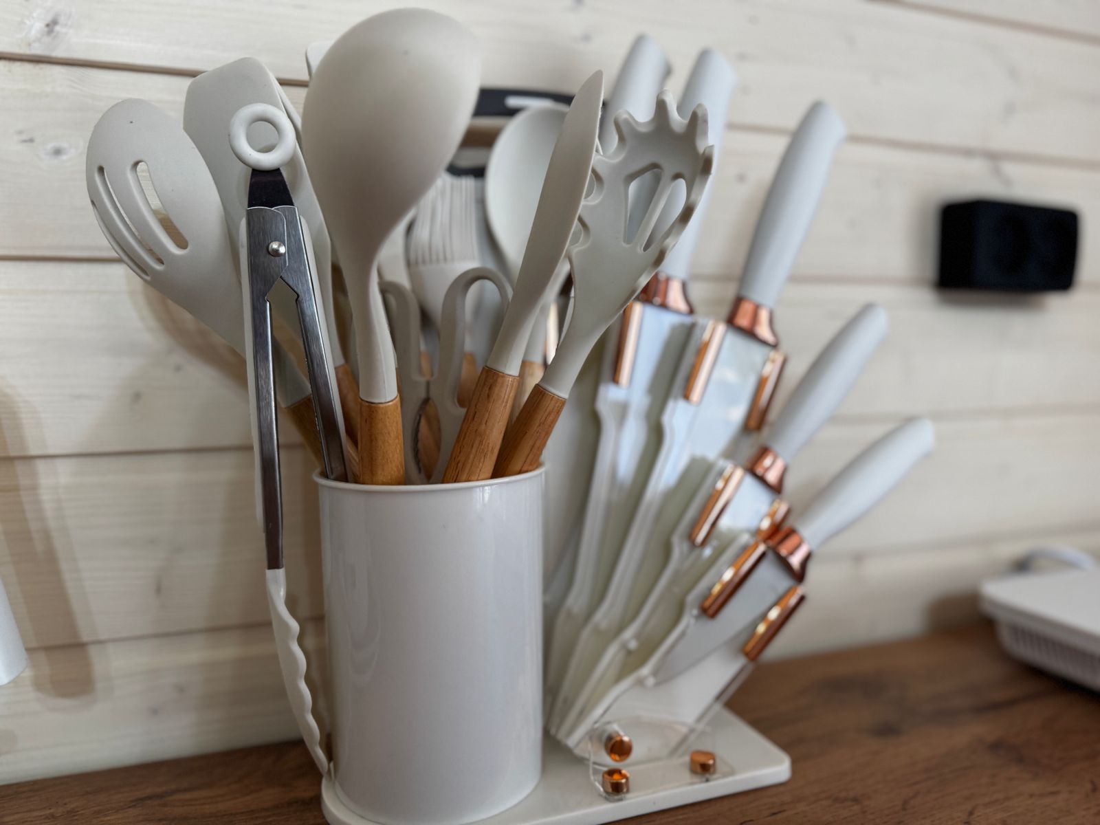 Дом у горной реки