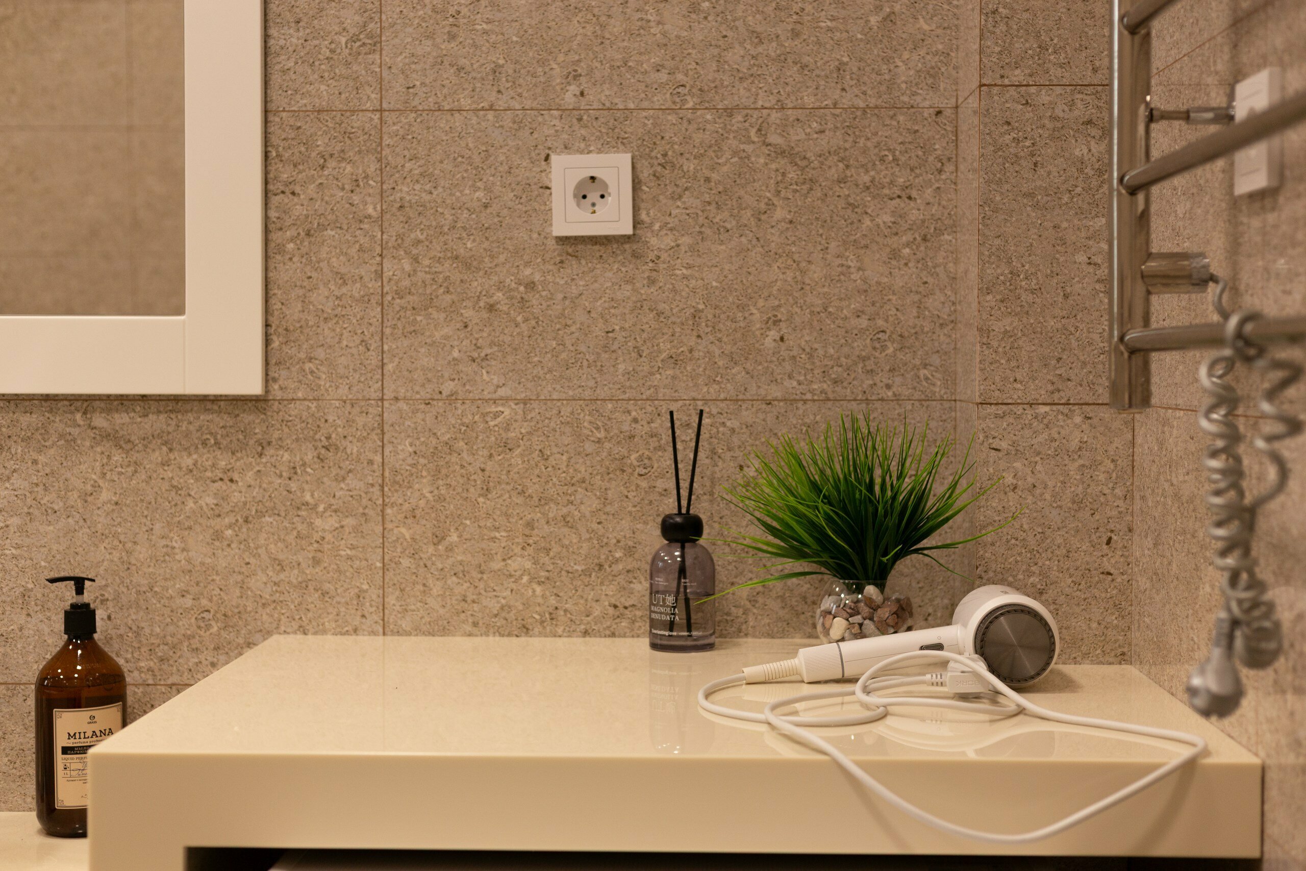 Двухкомнатная комната с собственным двориком