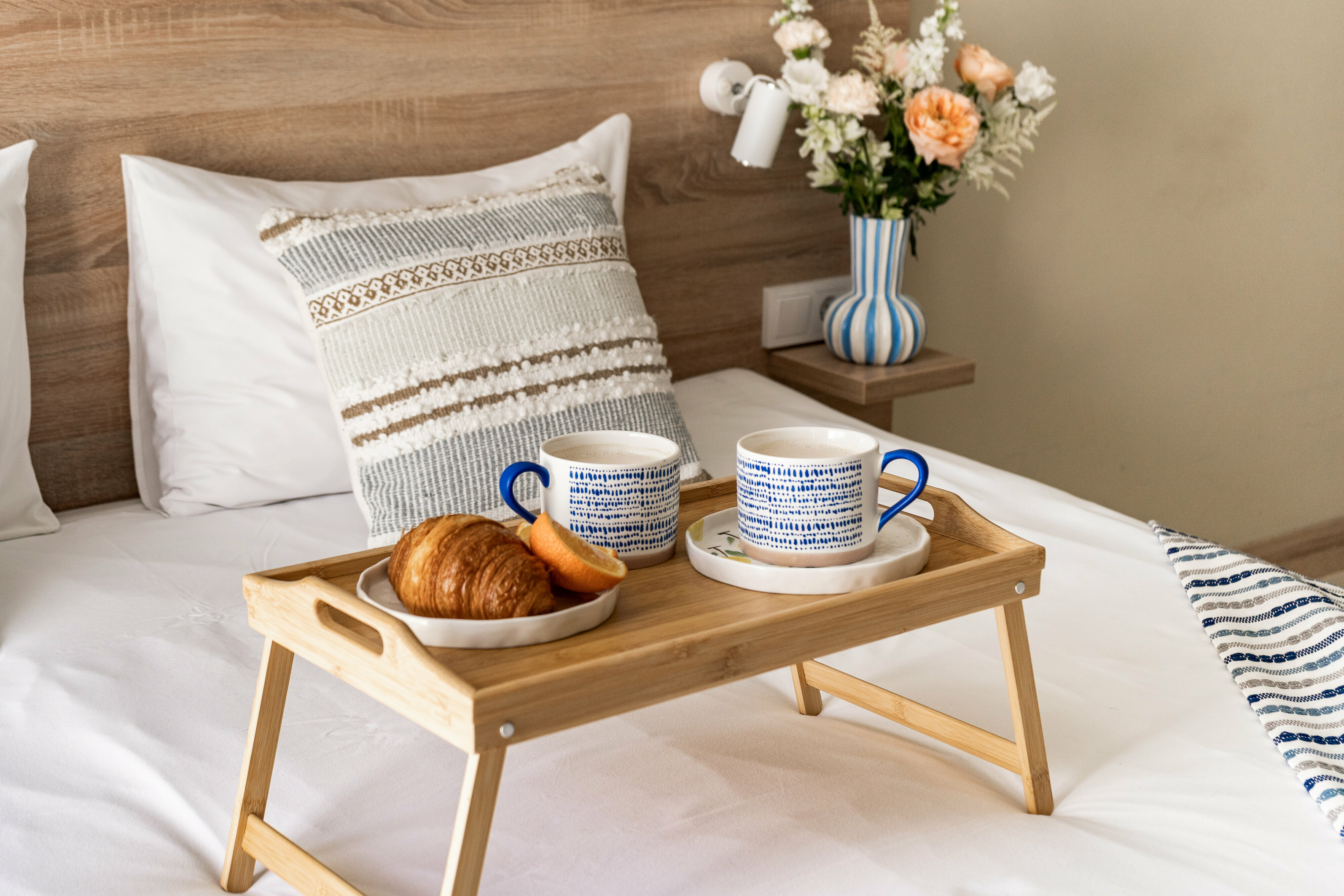 Улучшенный номер с 1 двуспальной или 2 раздельными кроватями