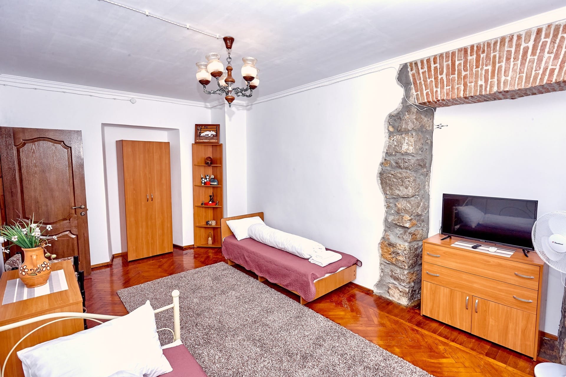 Четырехместный номер с ванной комнатой