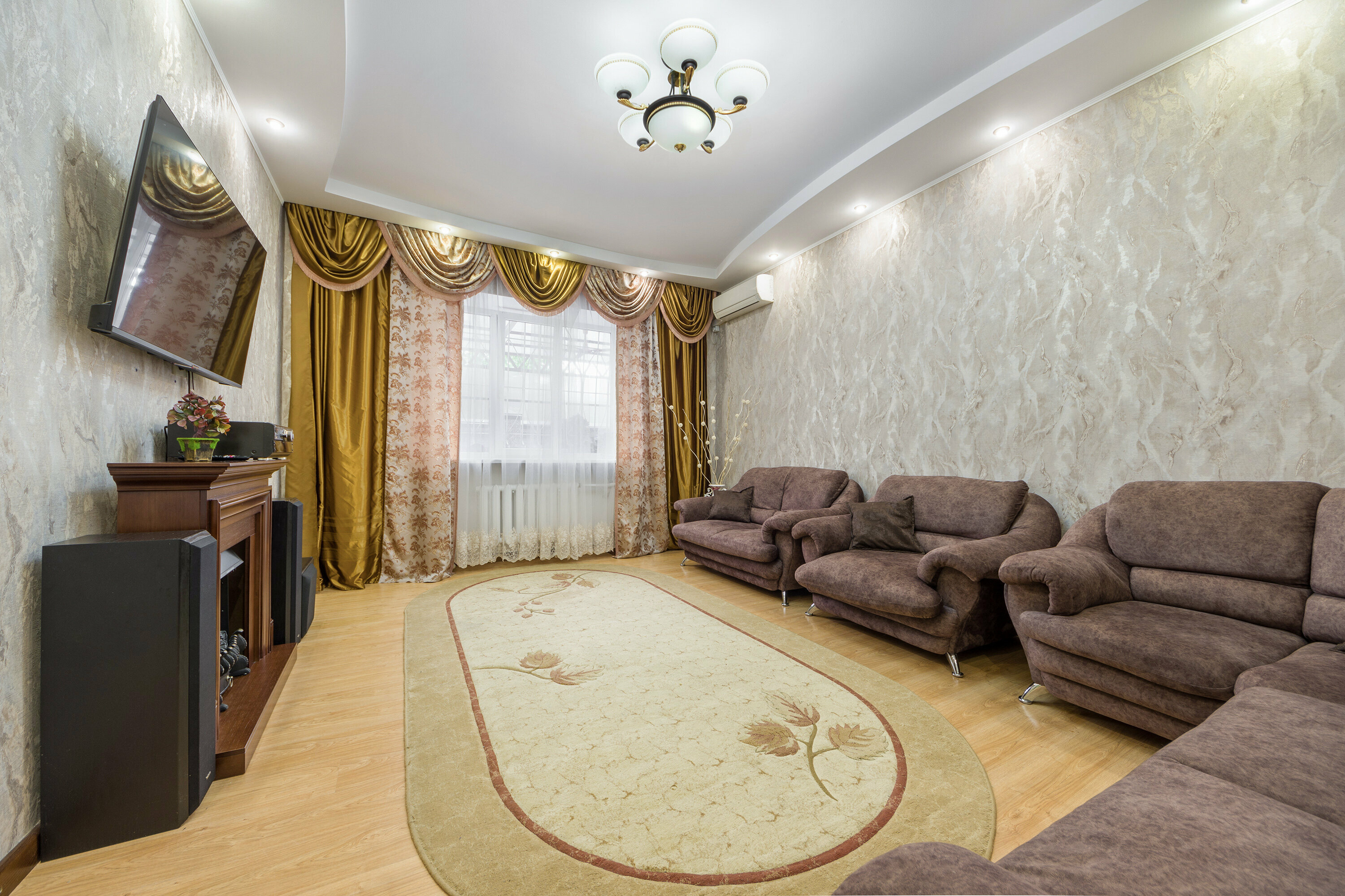 Коттедж с собственным бассейном