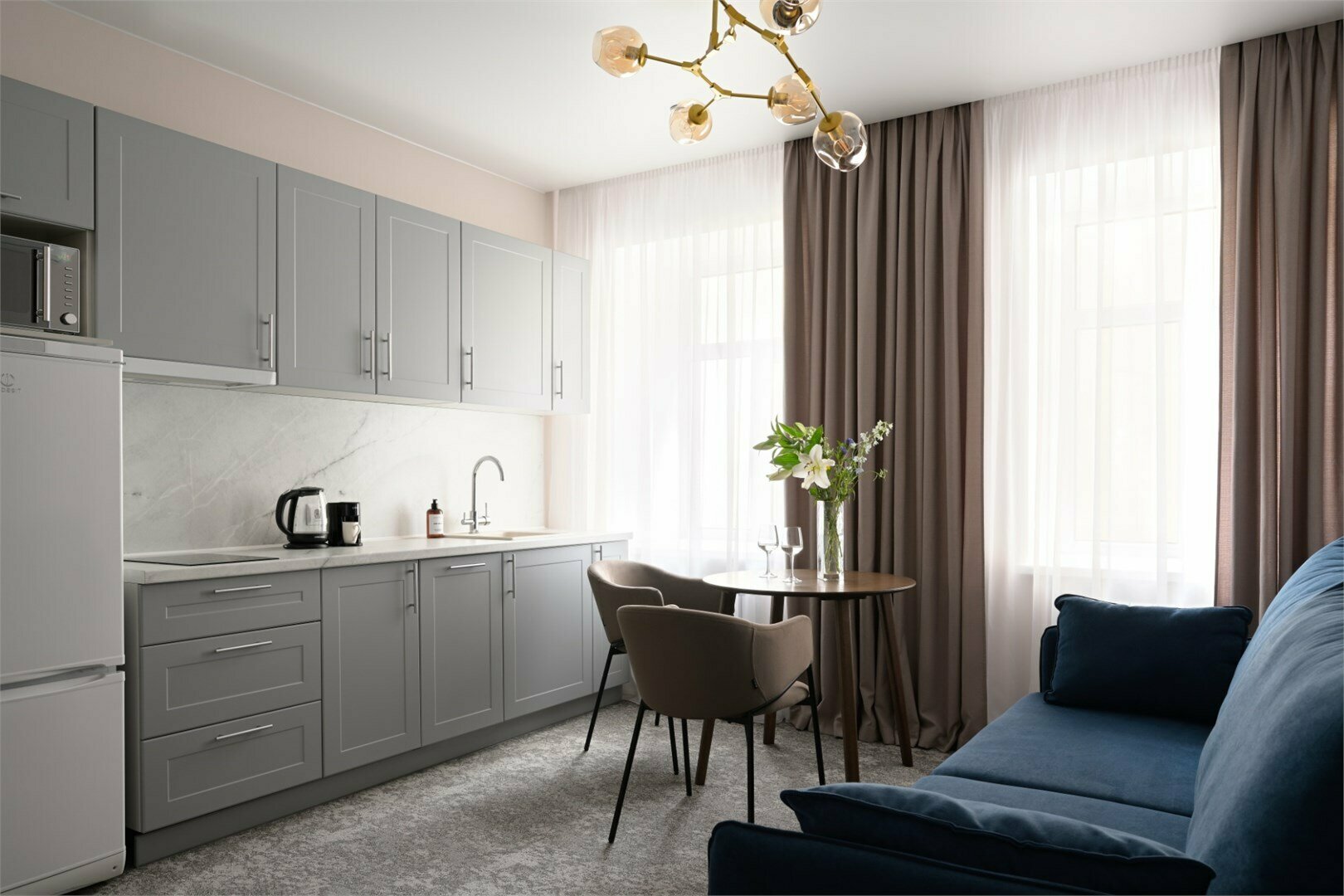 Люкс с 1 спальней и кухней-гостиной