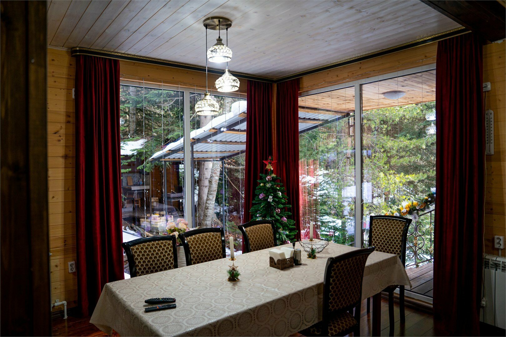 Шестиместный комфорт с беседкой, террасой и мангальной зоной