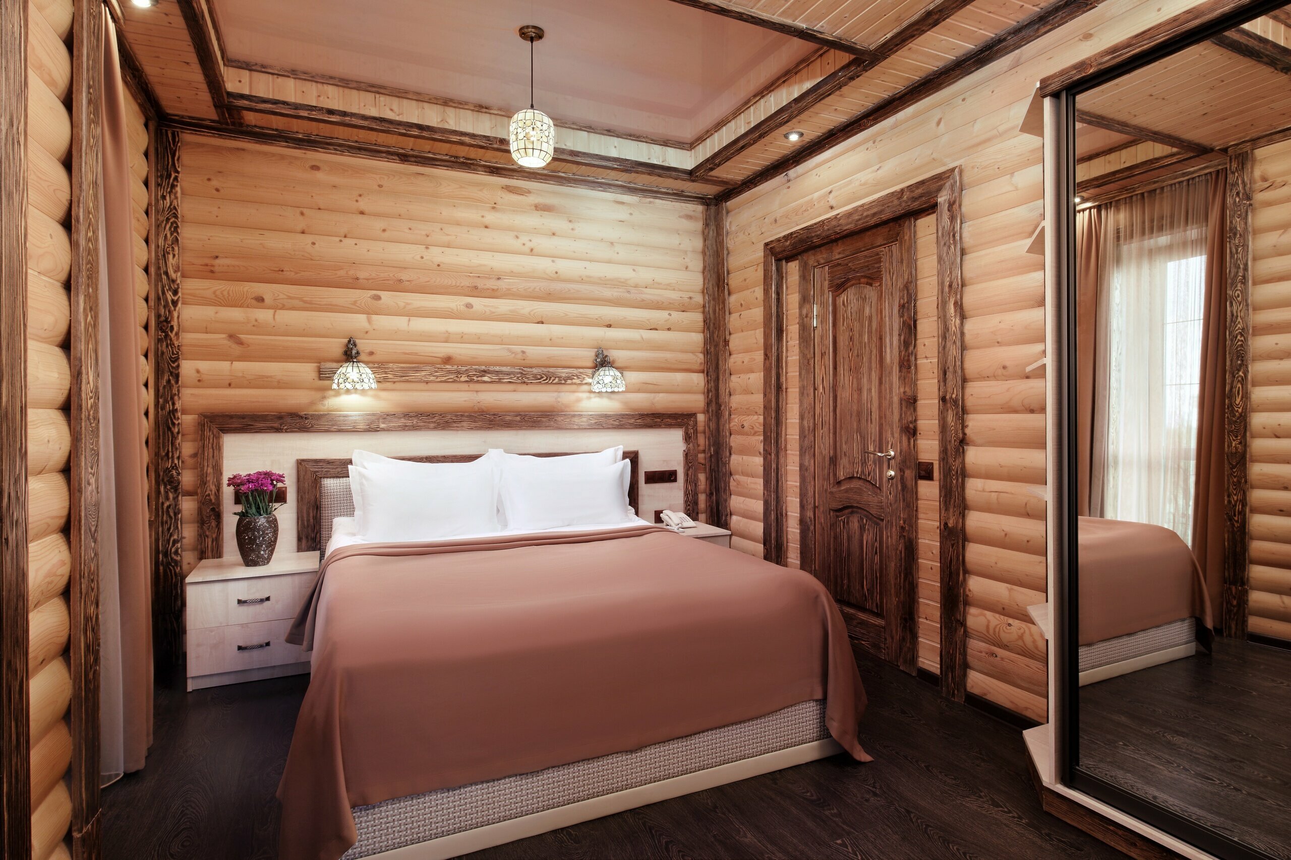 Люкс с кроватью размера «king-size» и гидромассажной ванной