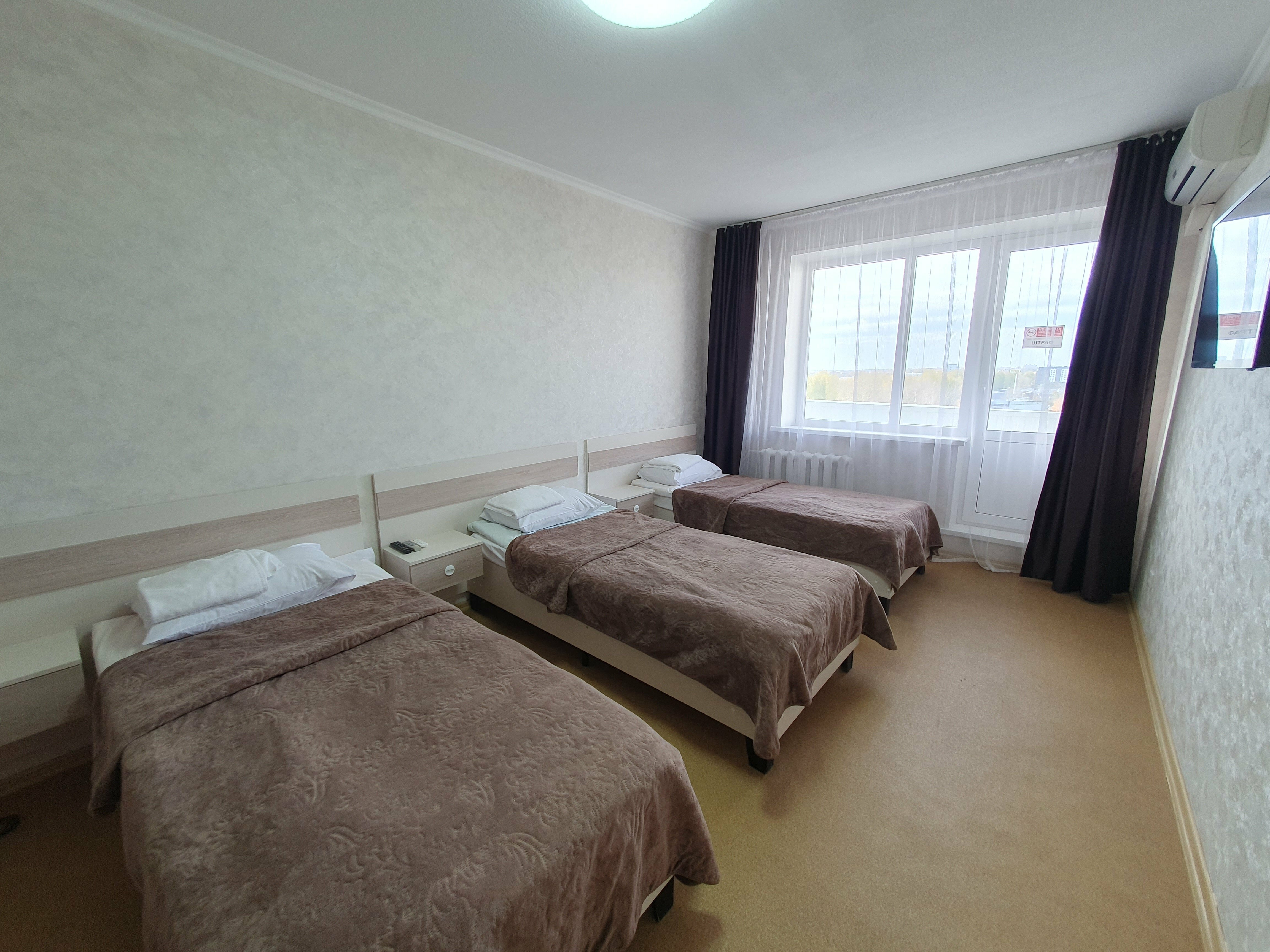 Односпальная кровать в общем номере