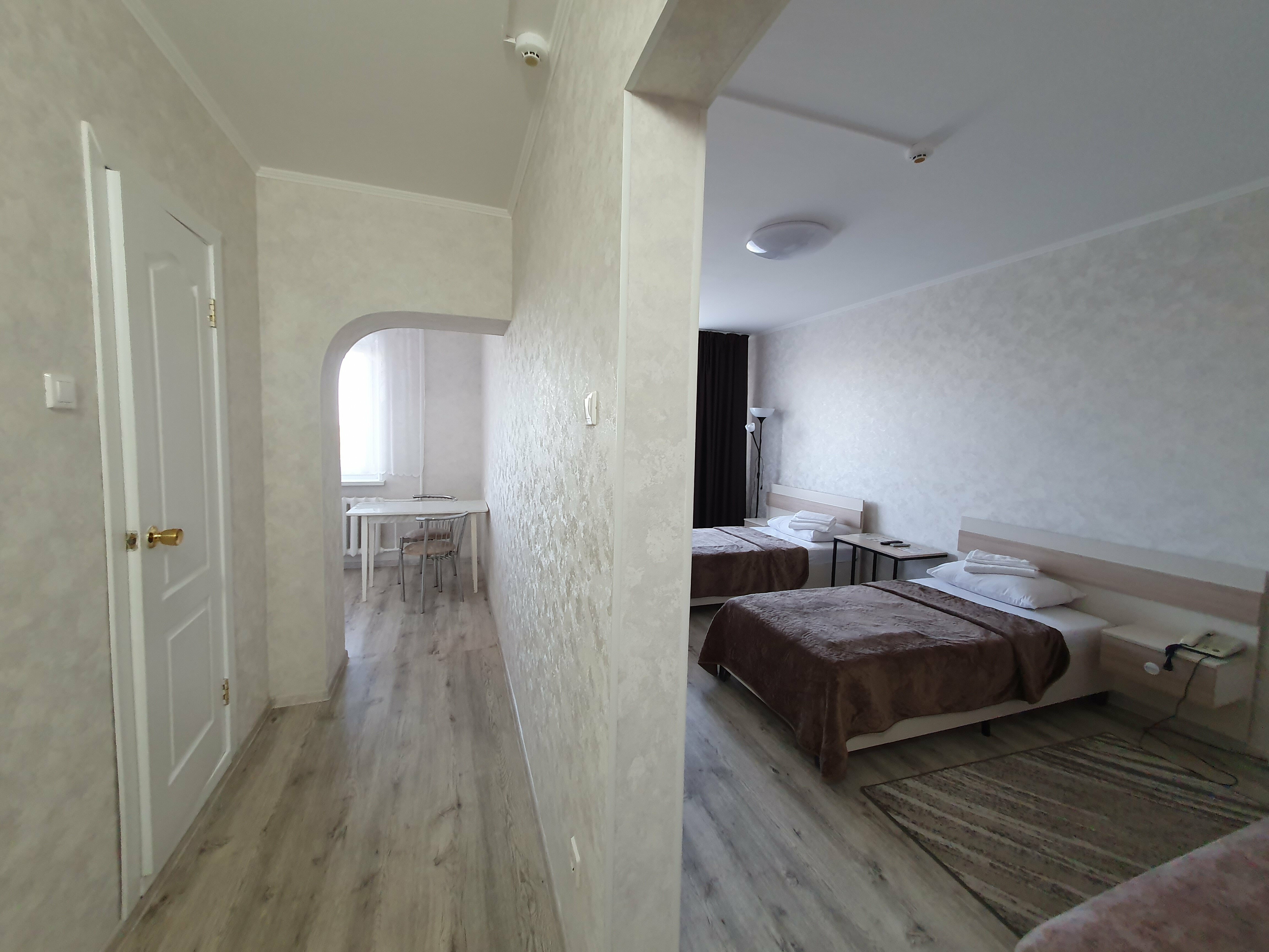 Односпальная кровать в общем номере