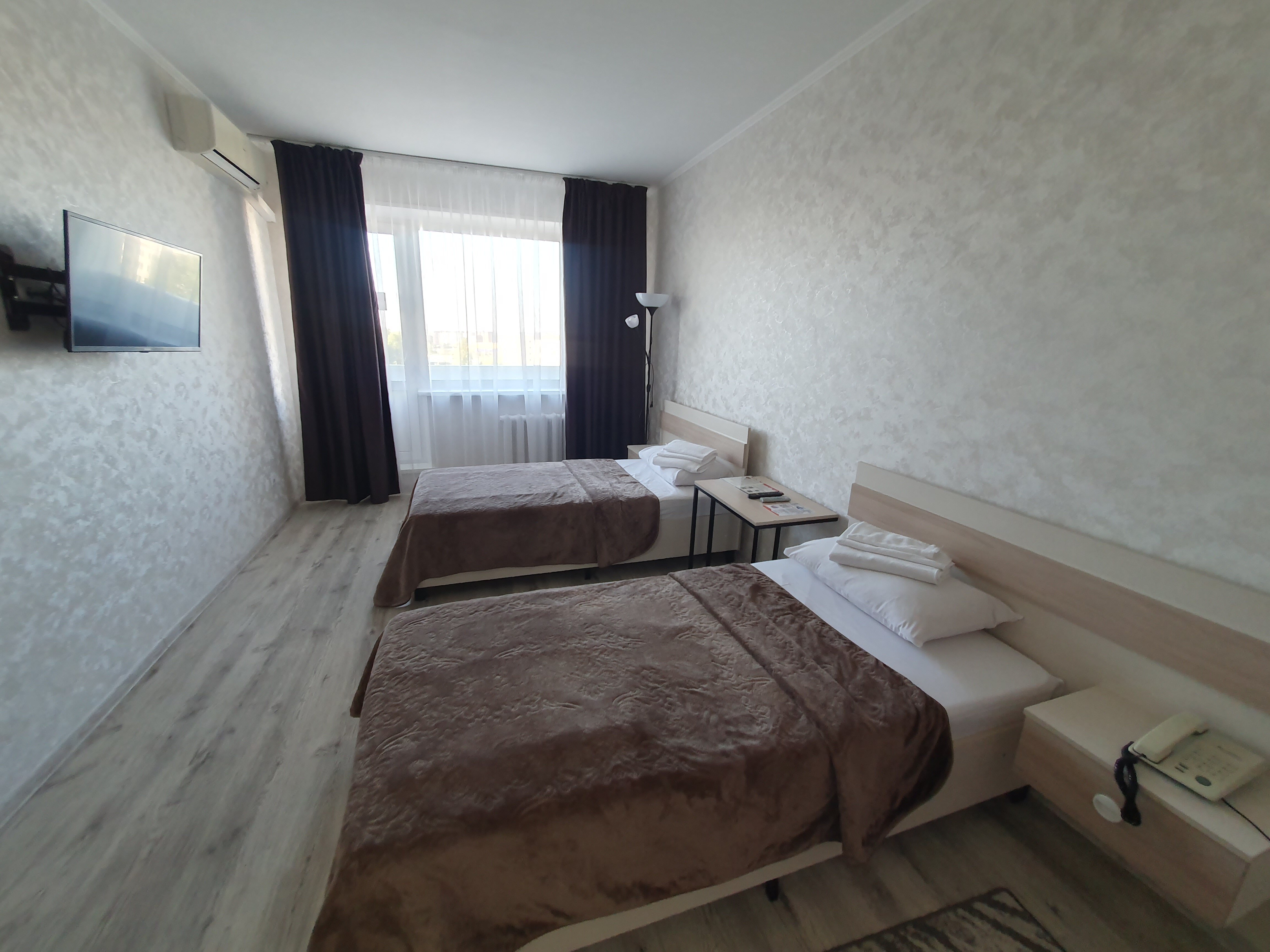 Односпальная кровать в общем номере