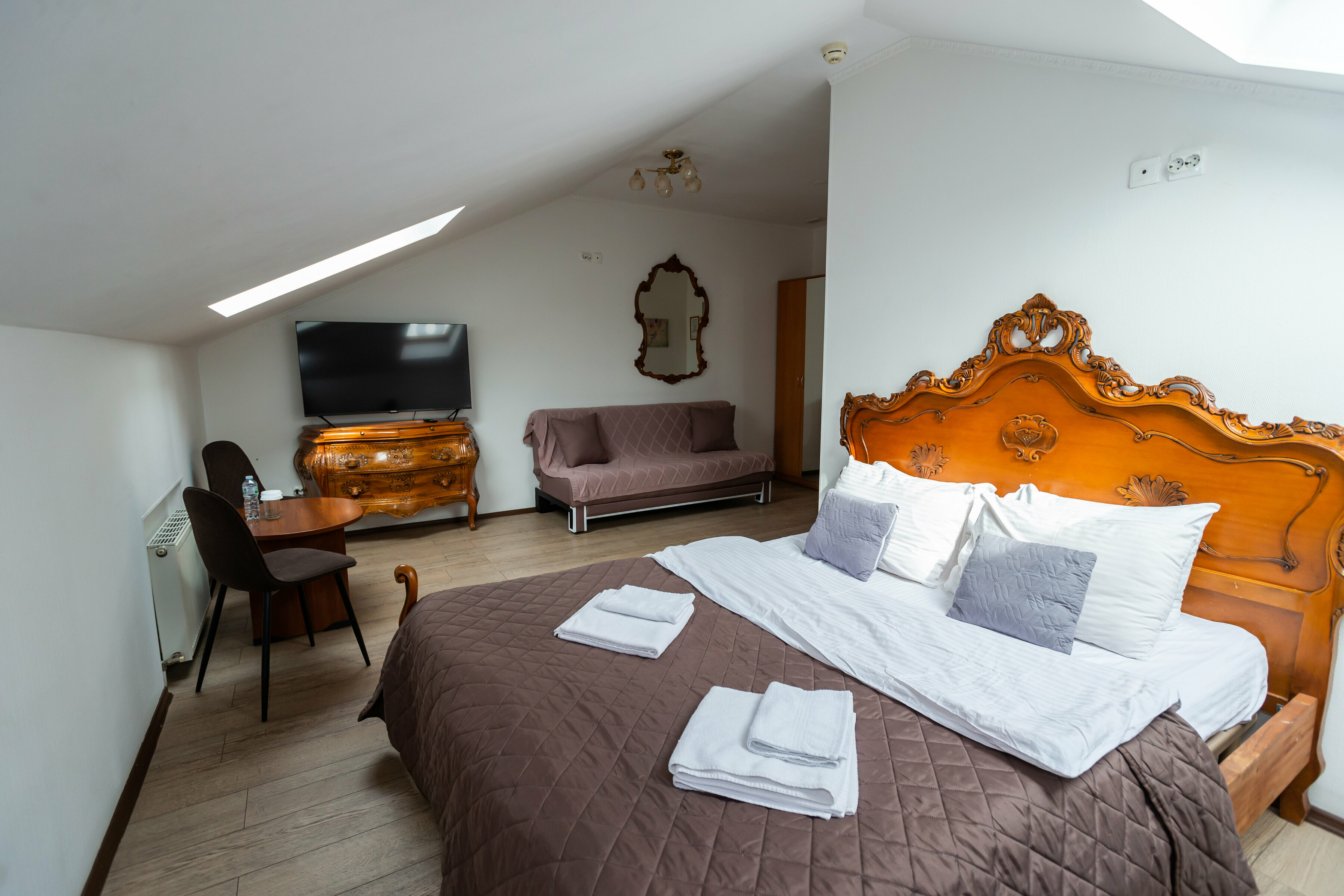 Люкс с кроватью размера «king-size» и гидромассажной ванной