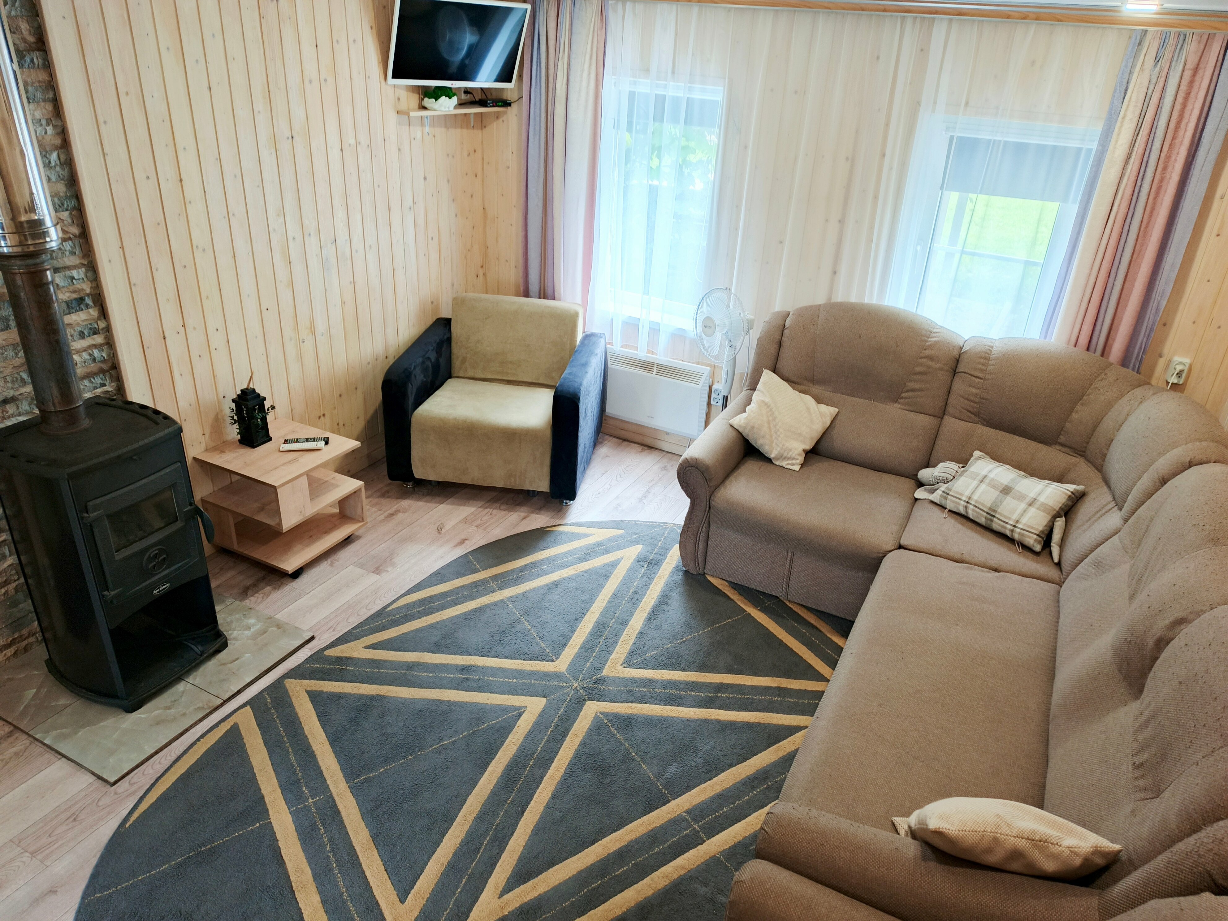 Дом Стрела с баней на берегу водоема с баней и очагом