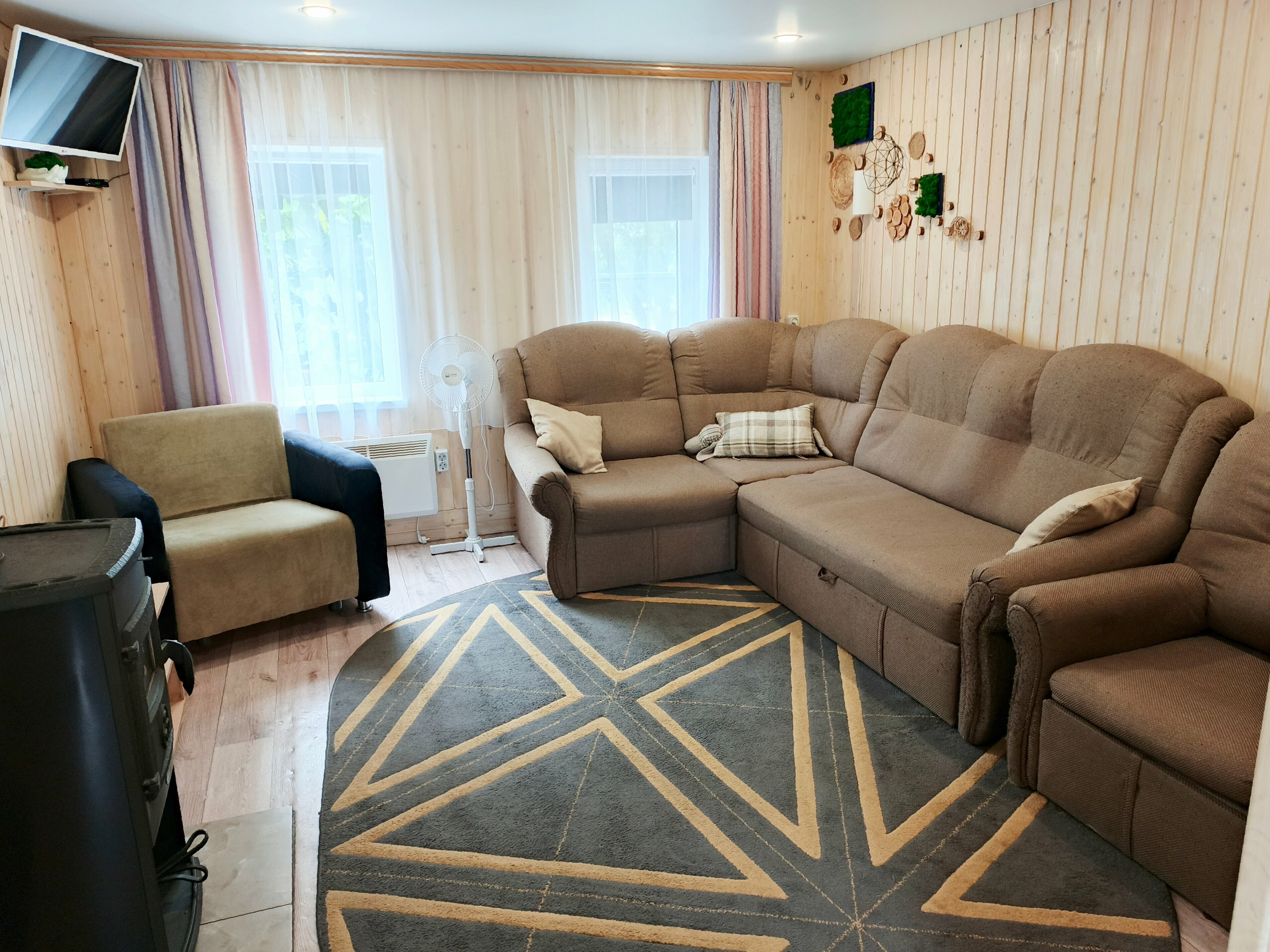 Дом Стрела с баней на берегу водоема с баней и очагом