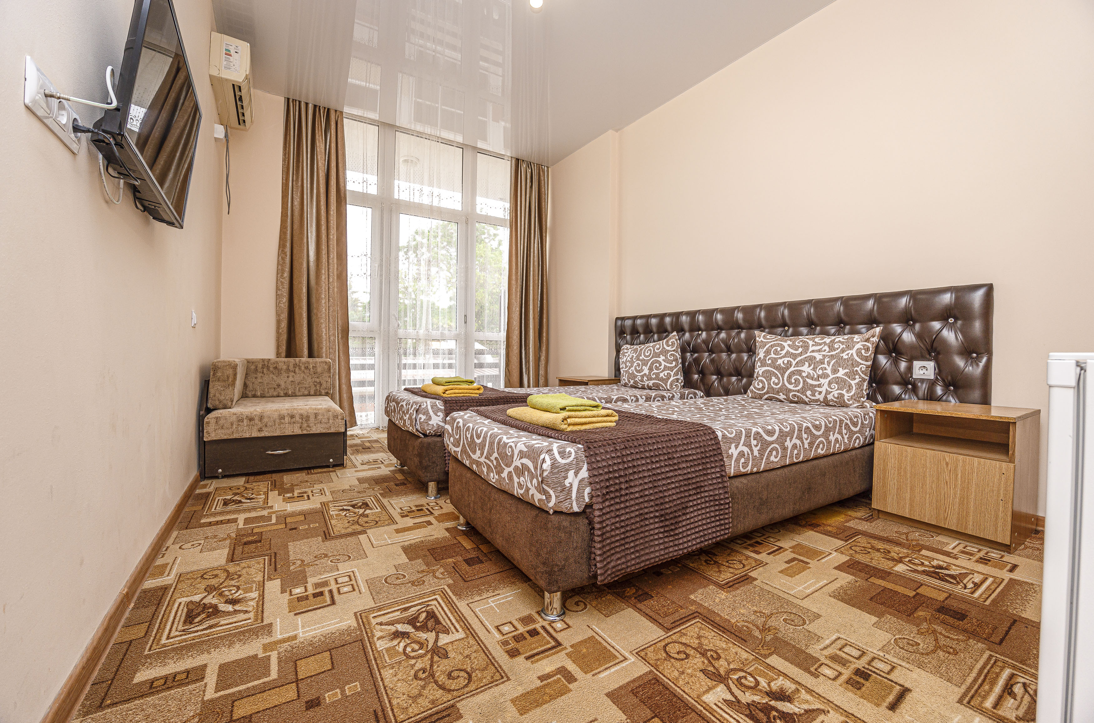 Двухместный номер с раздельными кроватями и балконом (+ доп место)