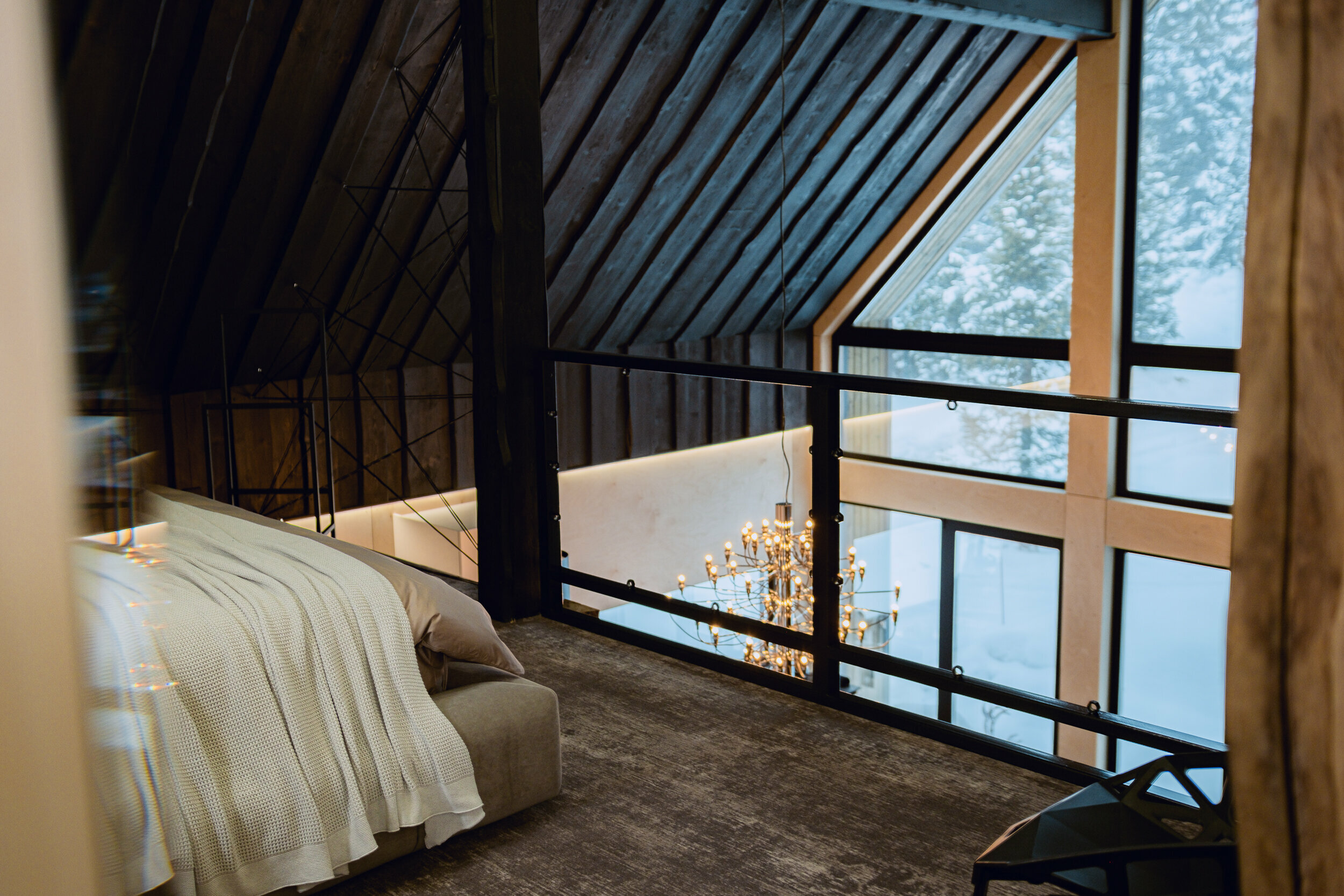 Шале Леонов