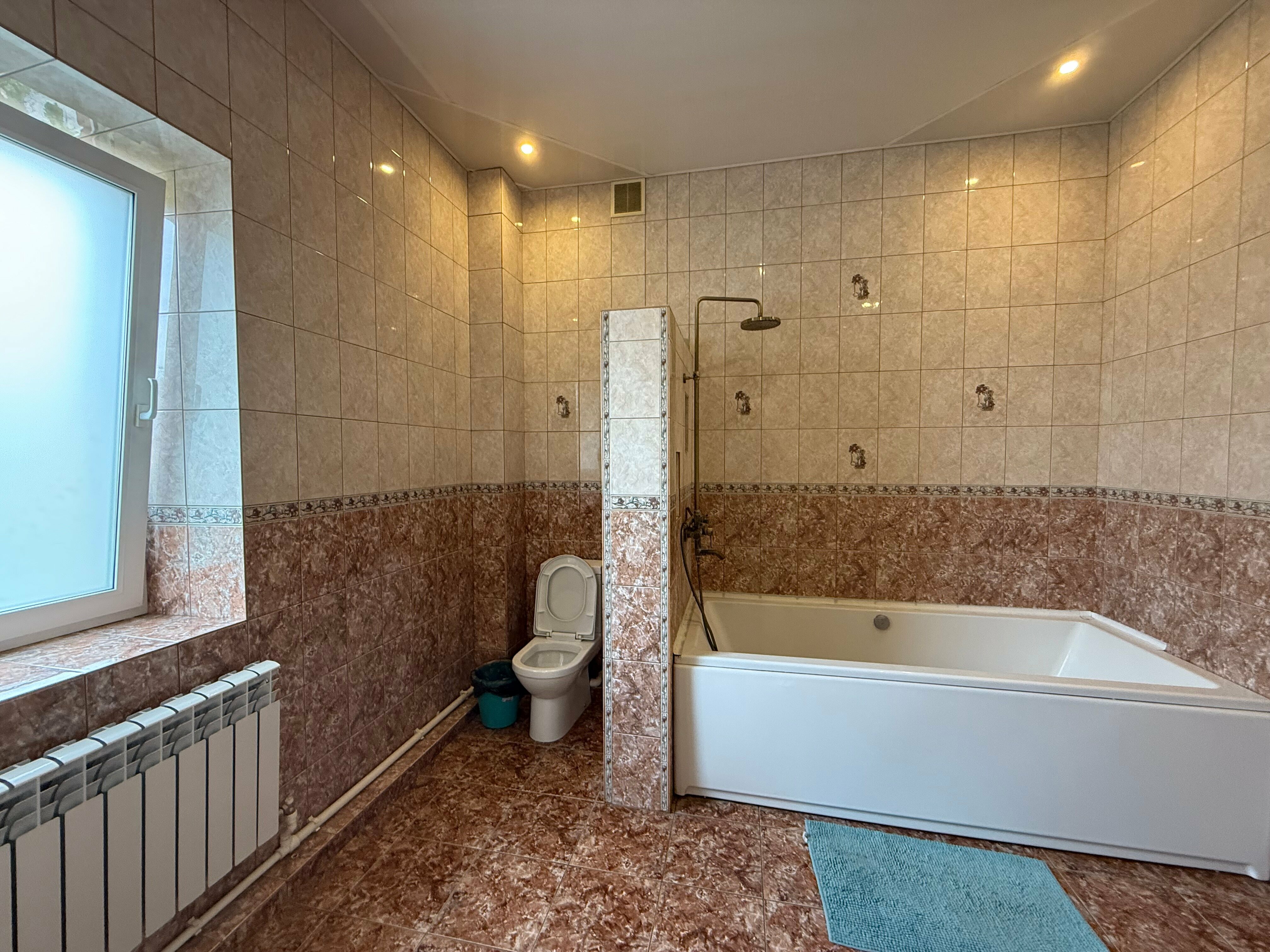 Четырехместный номер с общей ванной комнатой