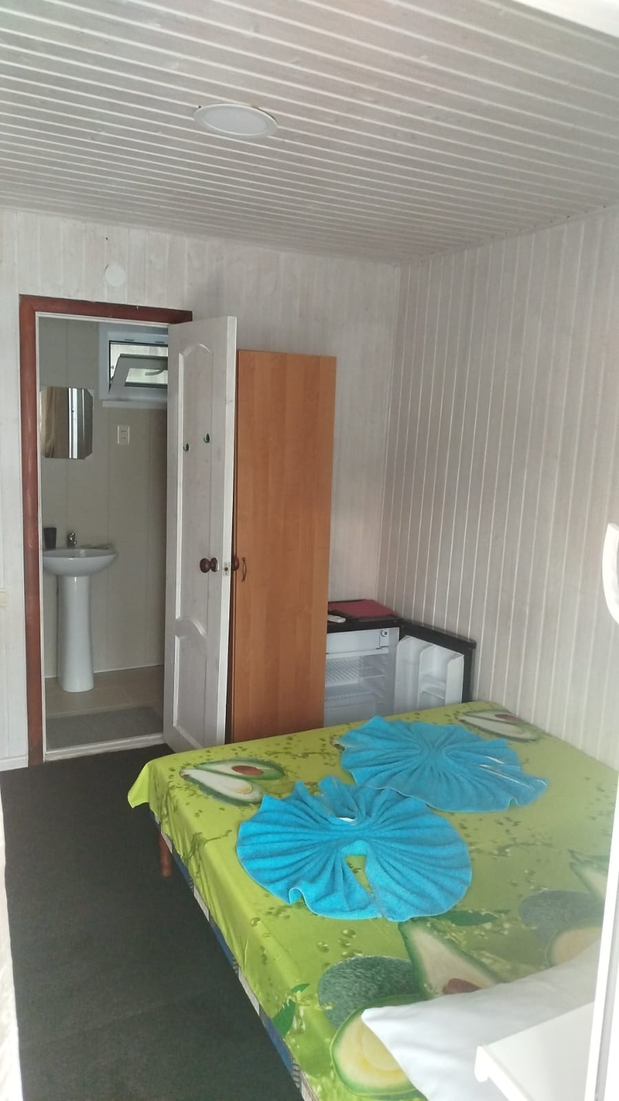 Трехместный номер с видом на бассейн