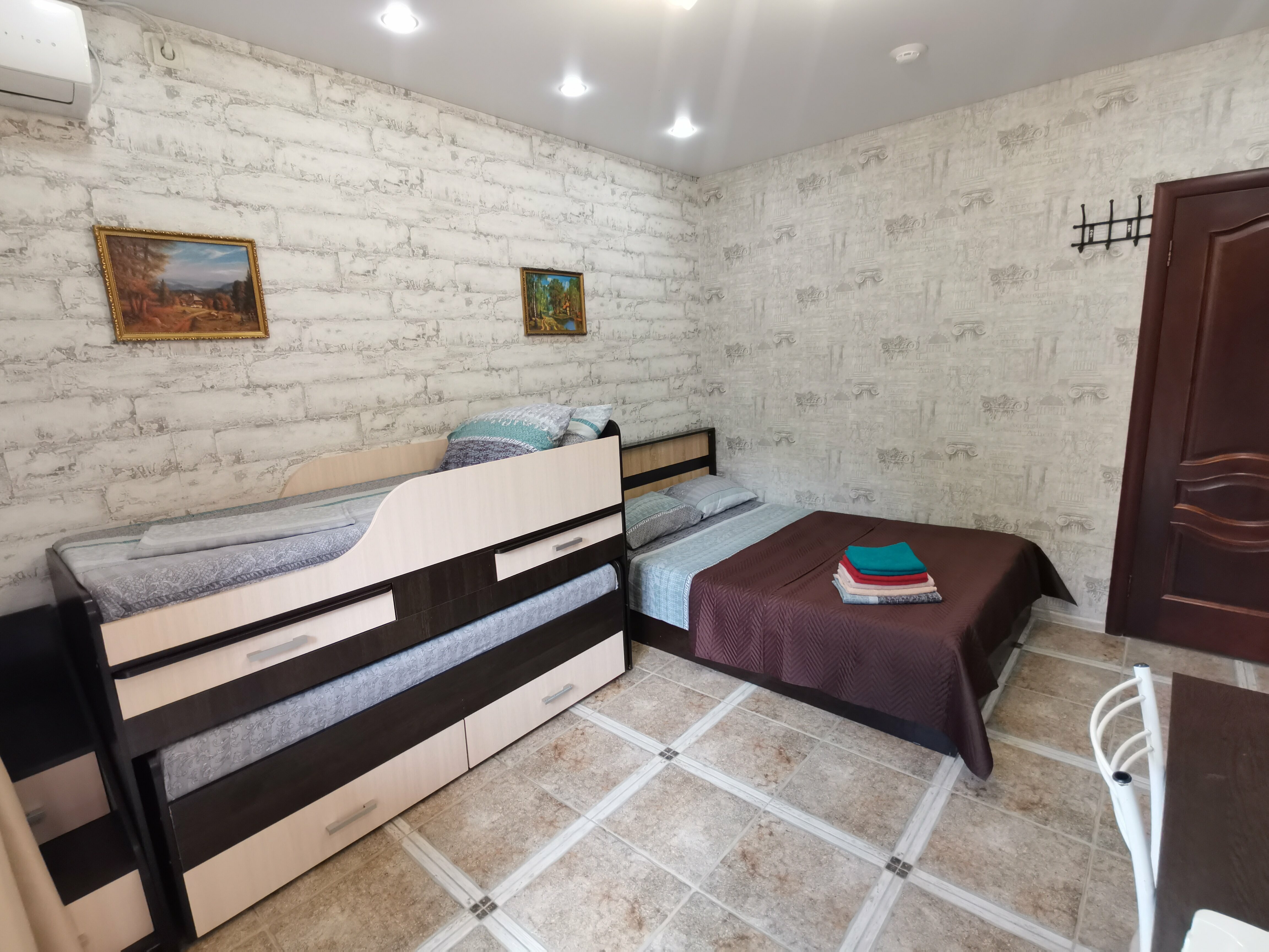 Четырехместный номер с балконом