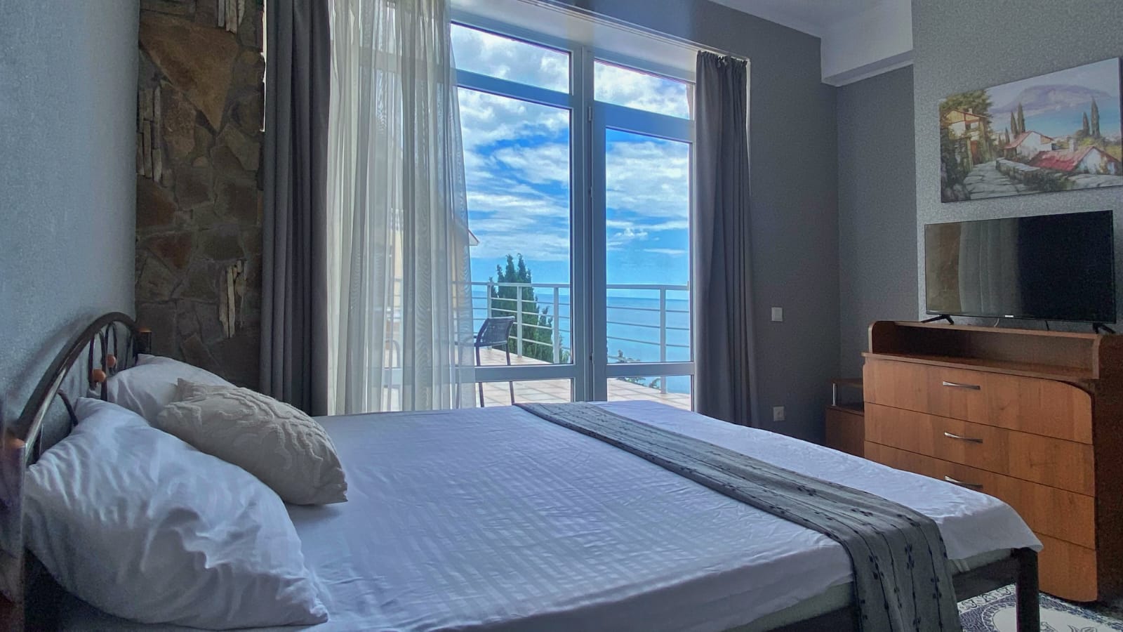 Семейный номер с видом на море