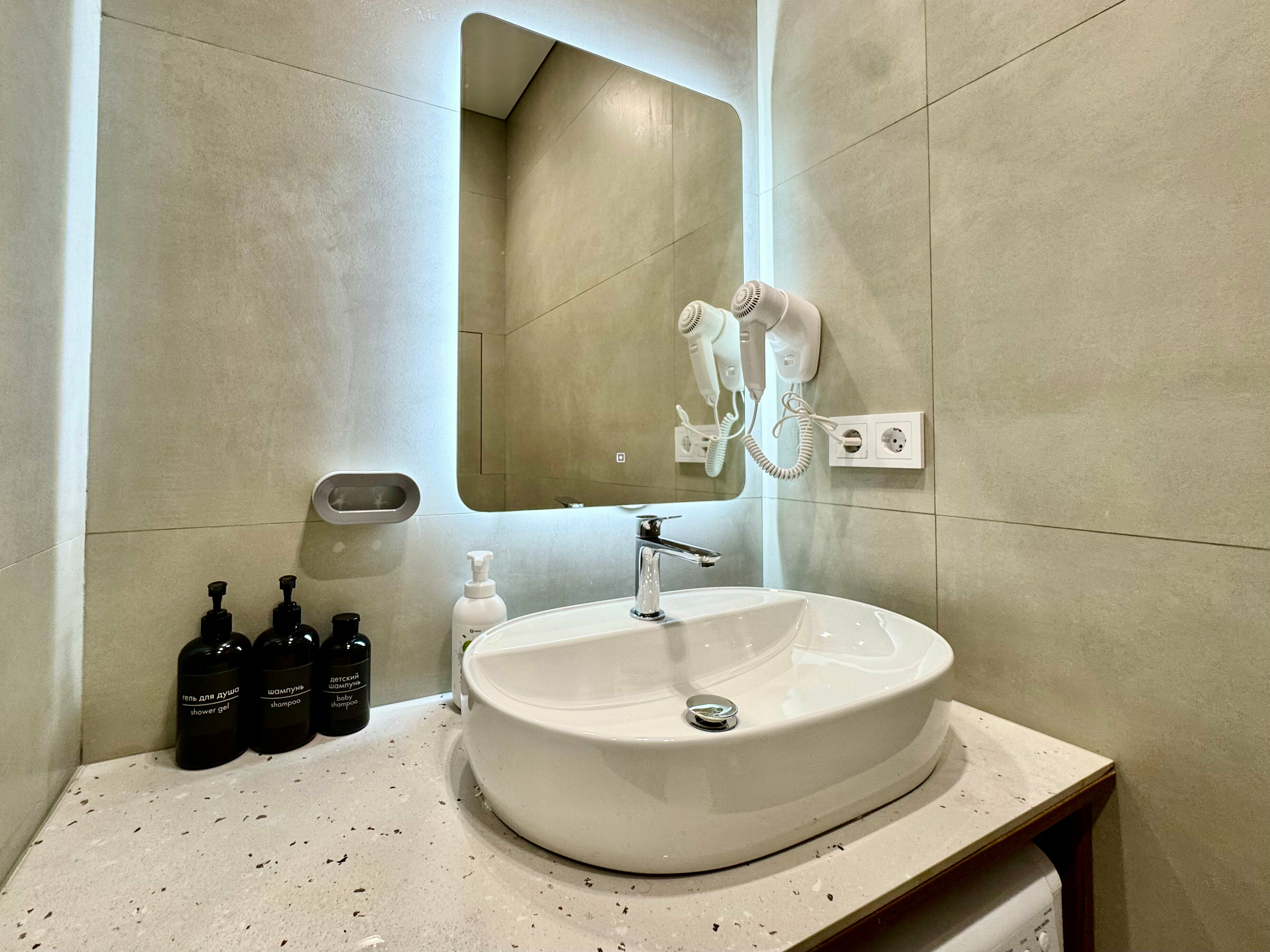 Делюкс с видом на море и балконом "OkoloMorya"