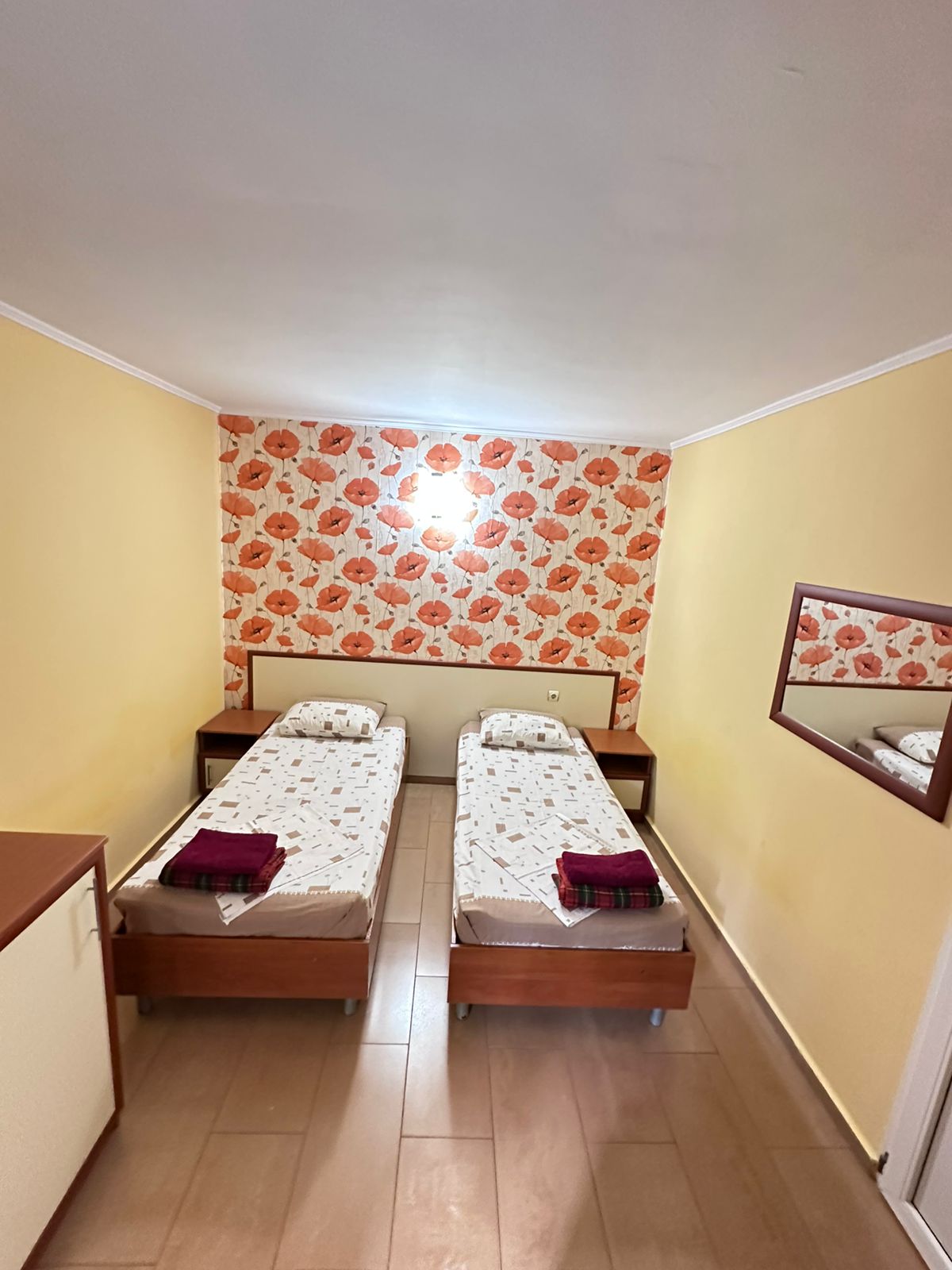 Двухместный с 2 отдельными кроватями ( + кресло кровать )