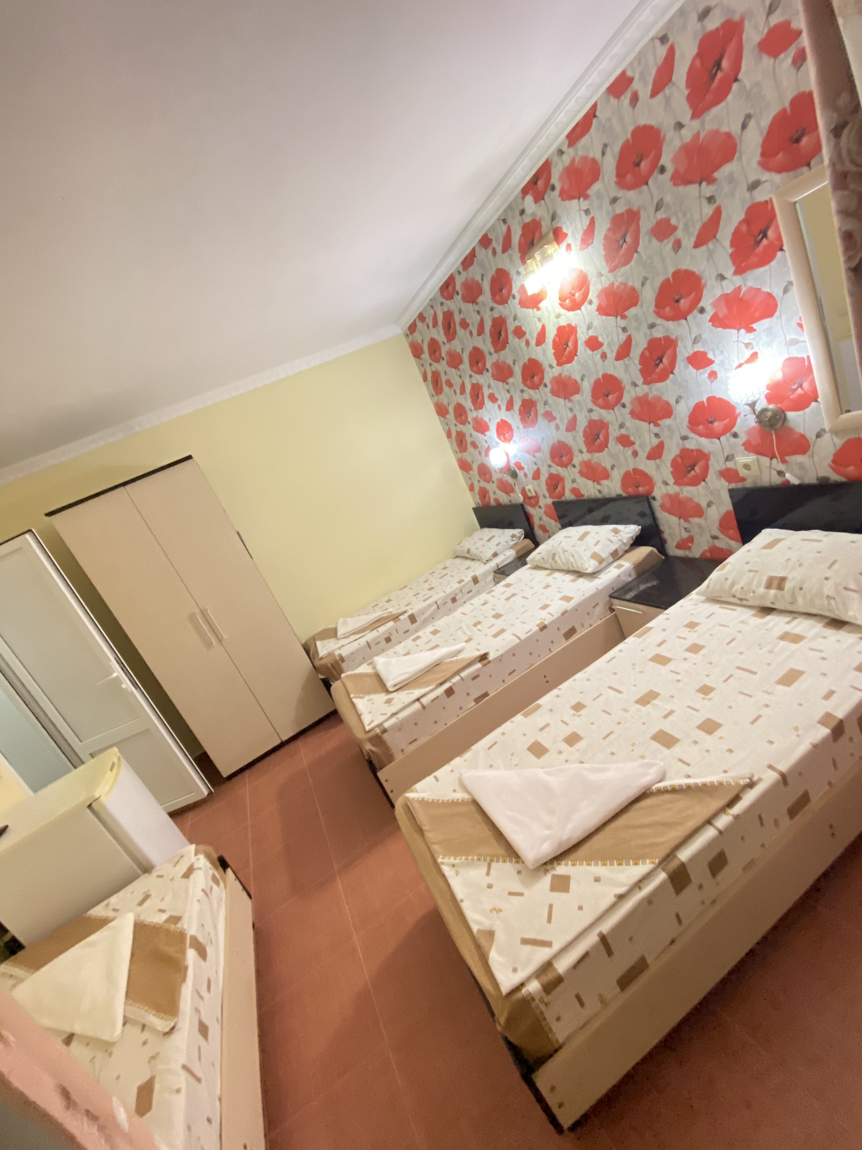 Четырехместный номер с раздельными кроватями