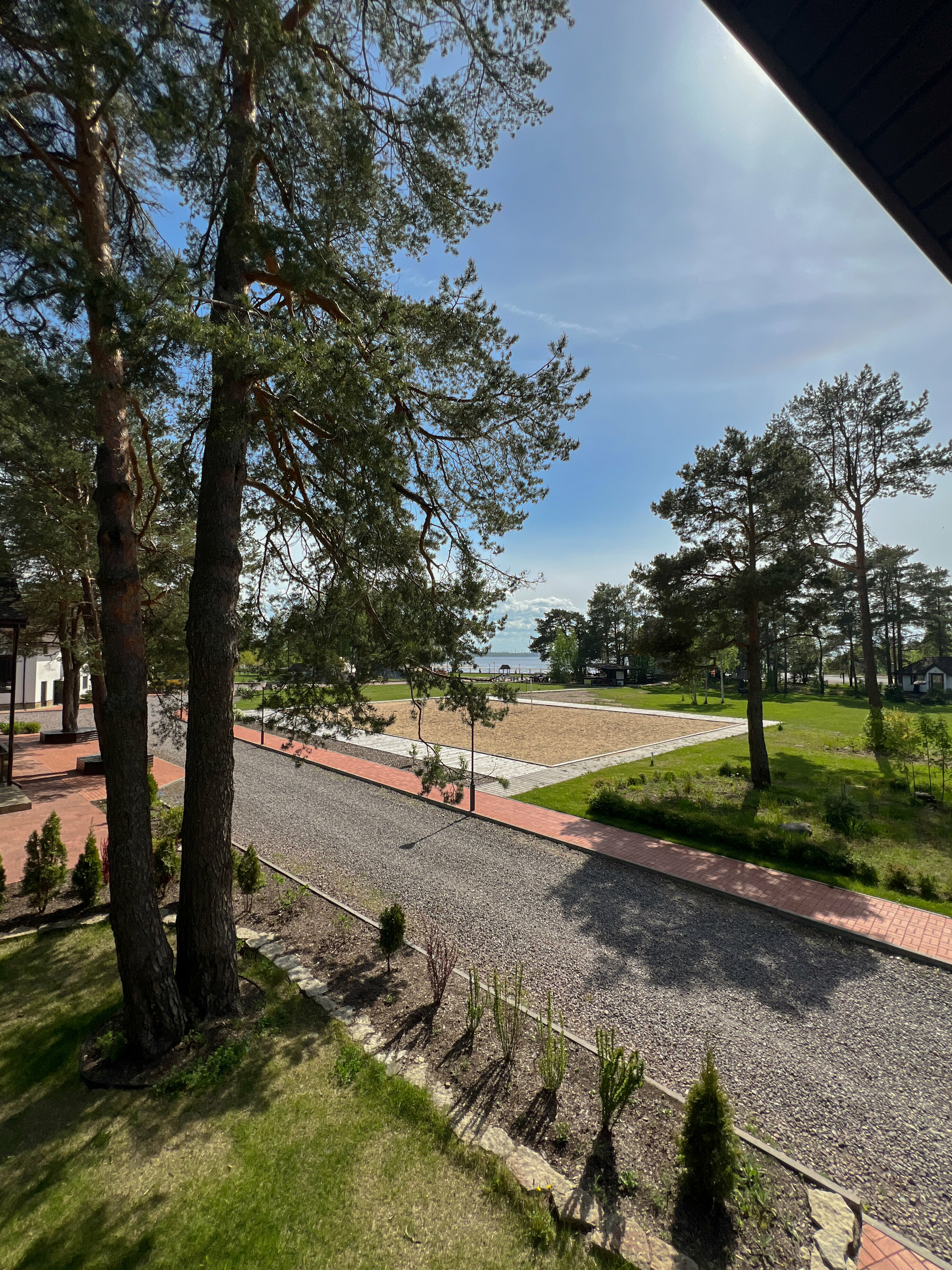 Коттедж с 3 спальнями, баней и купелью  (растопка бани и купели не включены в стоимость)