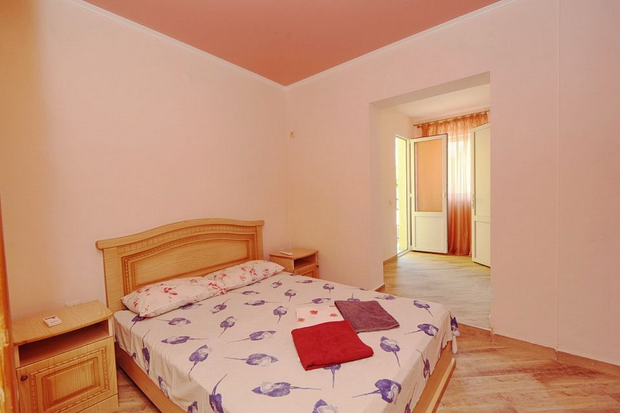 Двухместный стандарт с 1 кроватью ( + кресло кровать )