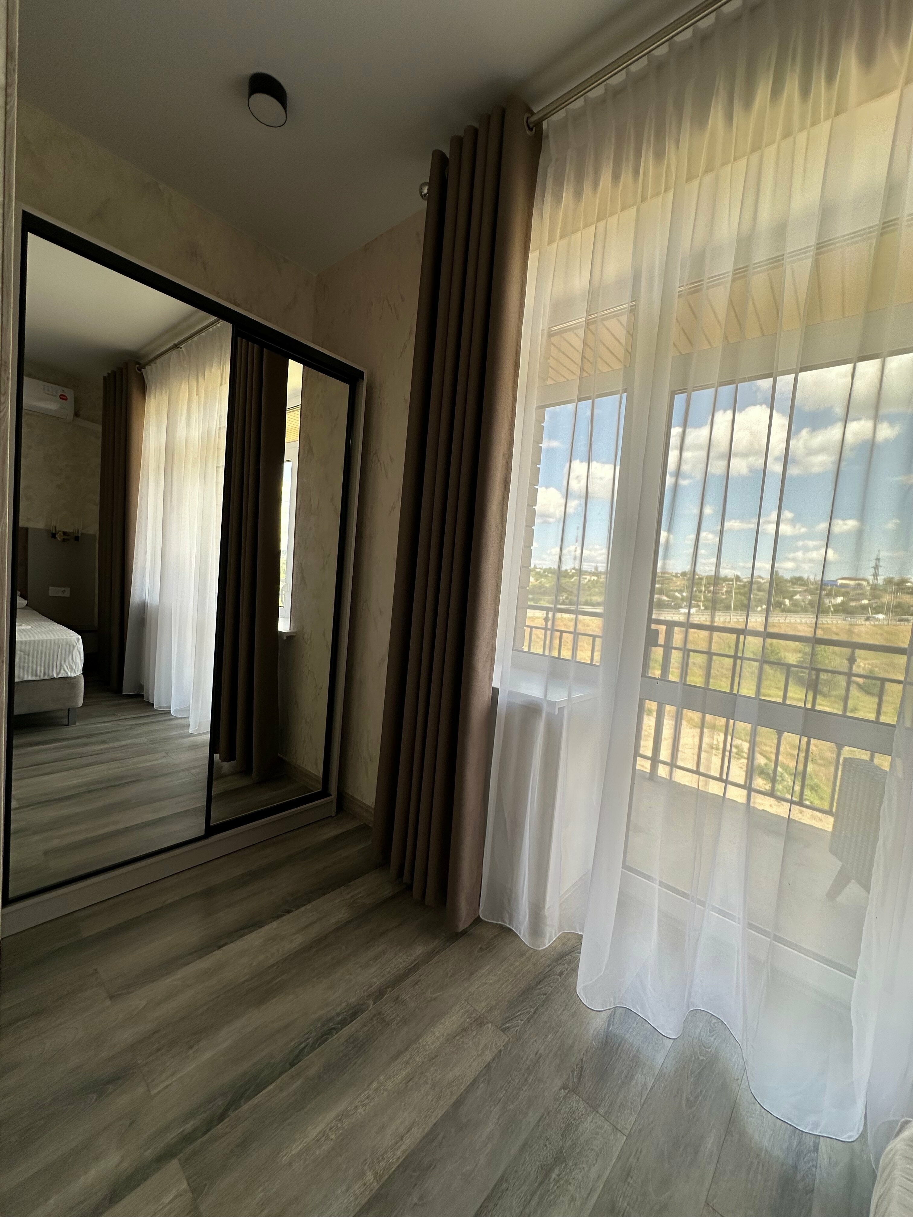 Полулюкс с балконом