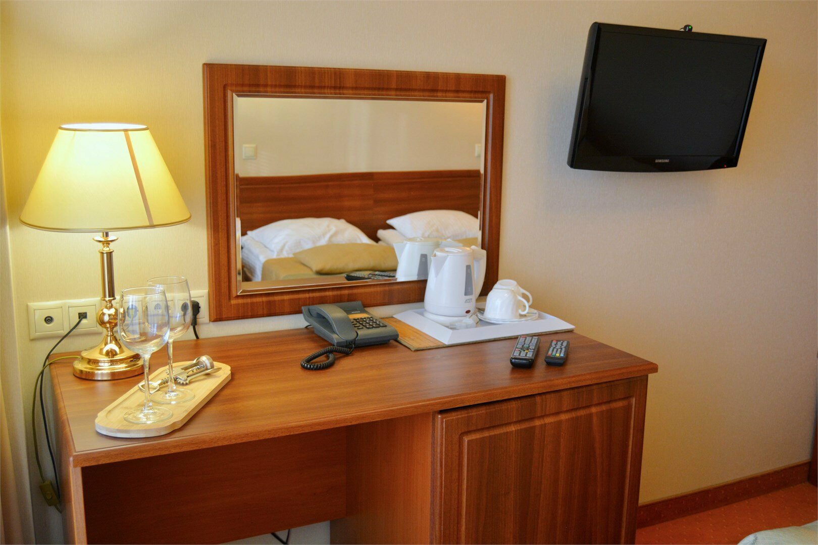 Улучшенный номер с кроватью размера «king-size» или 2 отдельными кроватями