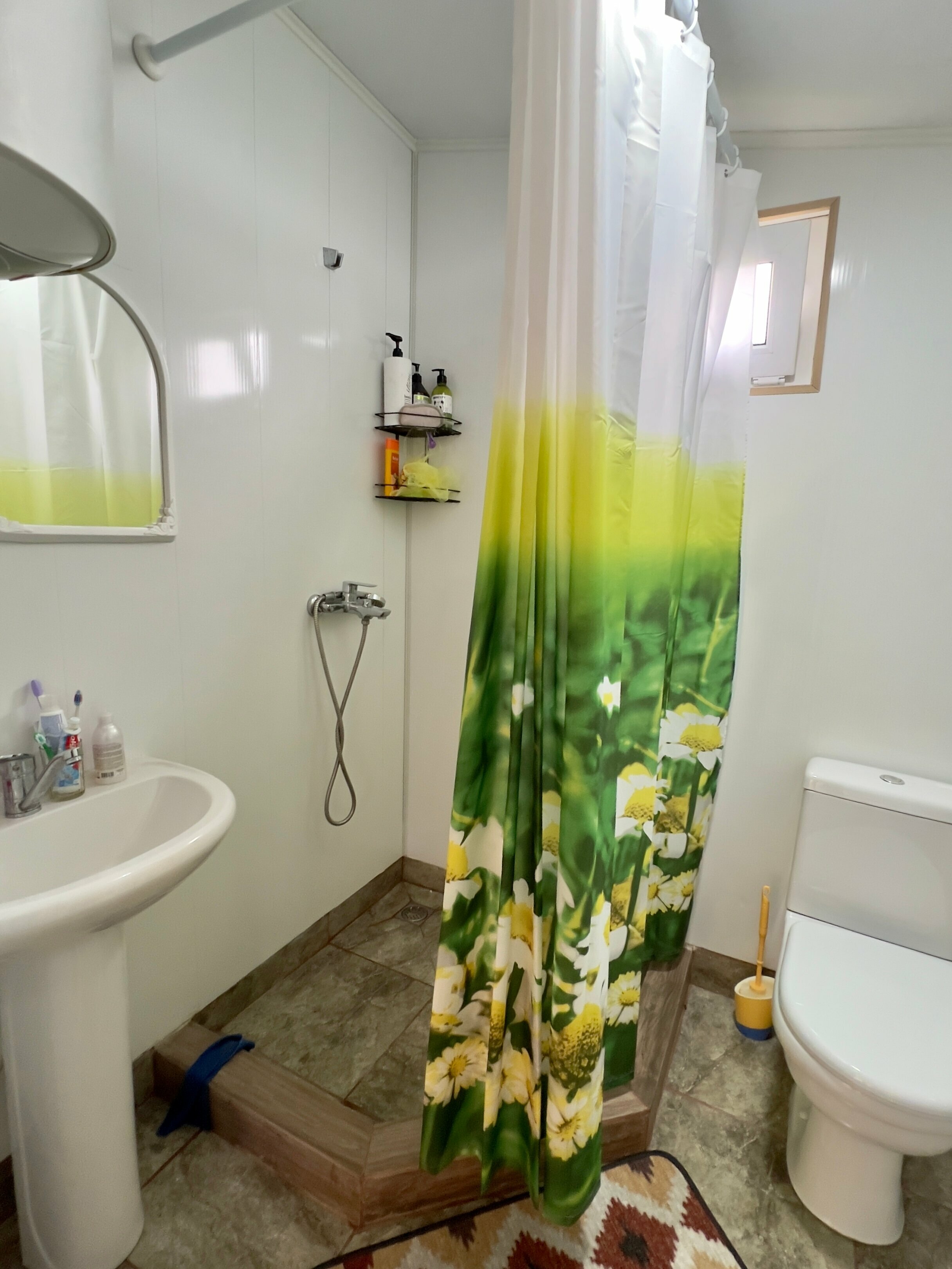 Трехместный номер с видом на сад