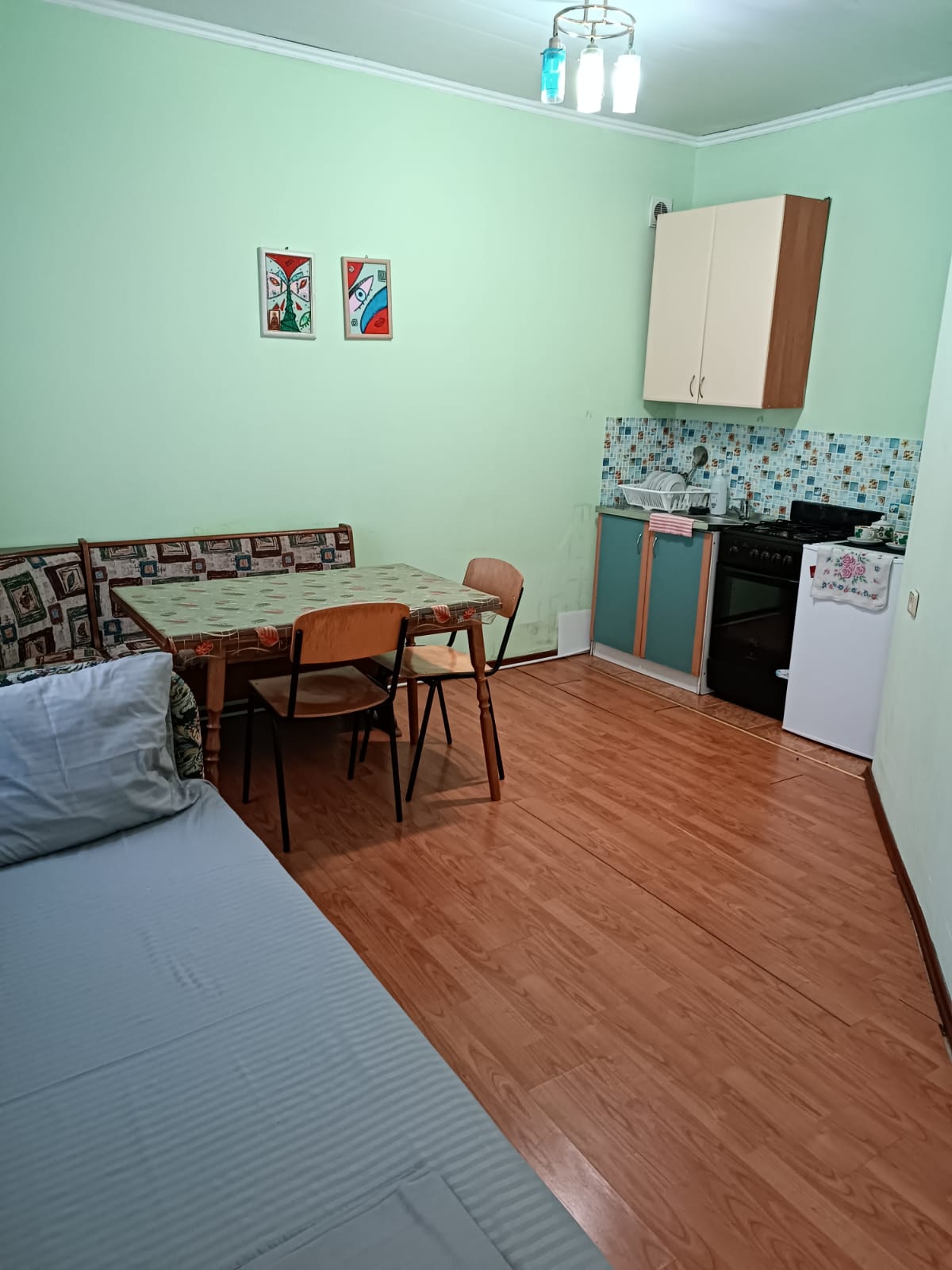 Домик  2-х комнатный с кухней