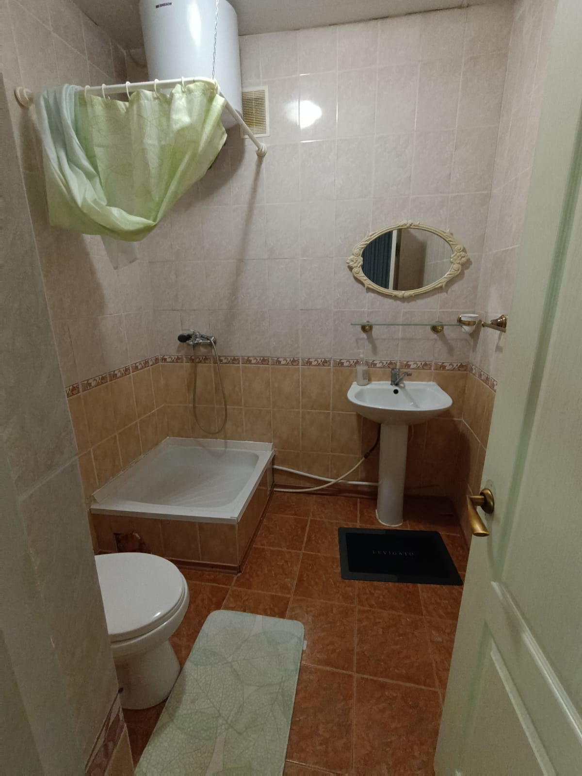 Домик  2-х комнатный с кухней