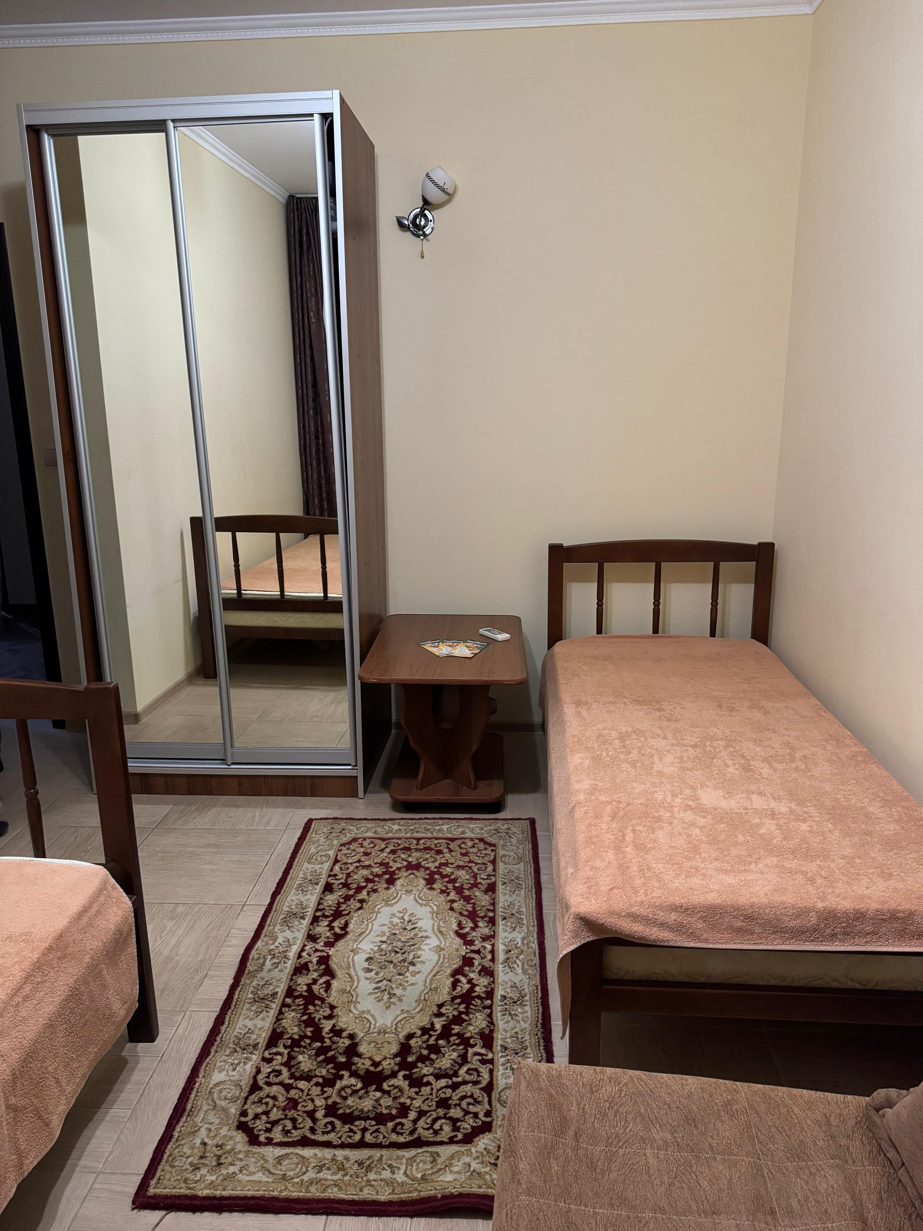 Небольшой двухместный номер с 1 кроватью