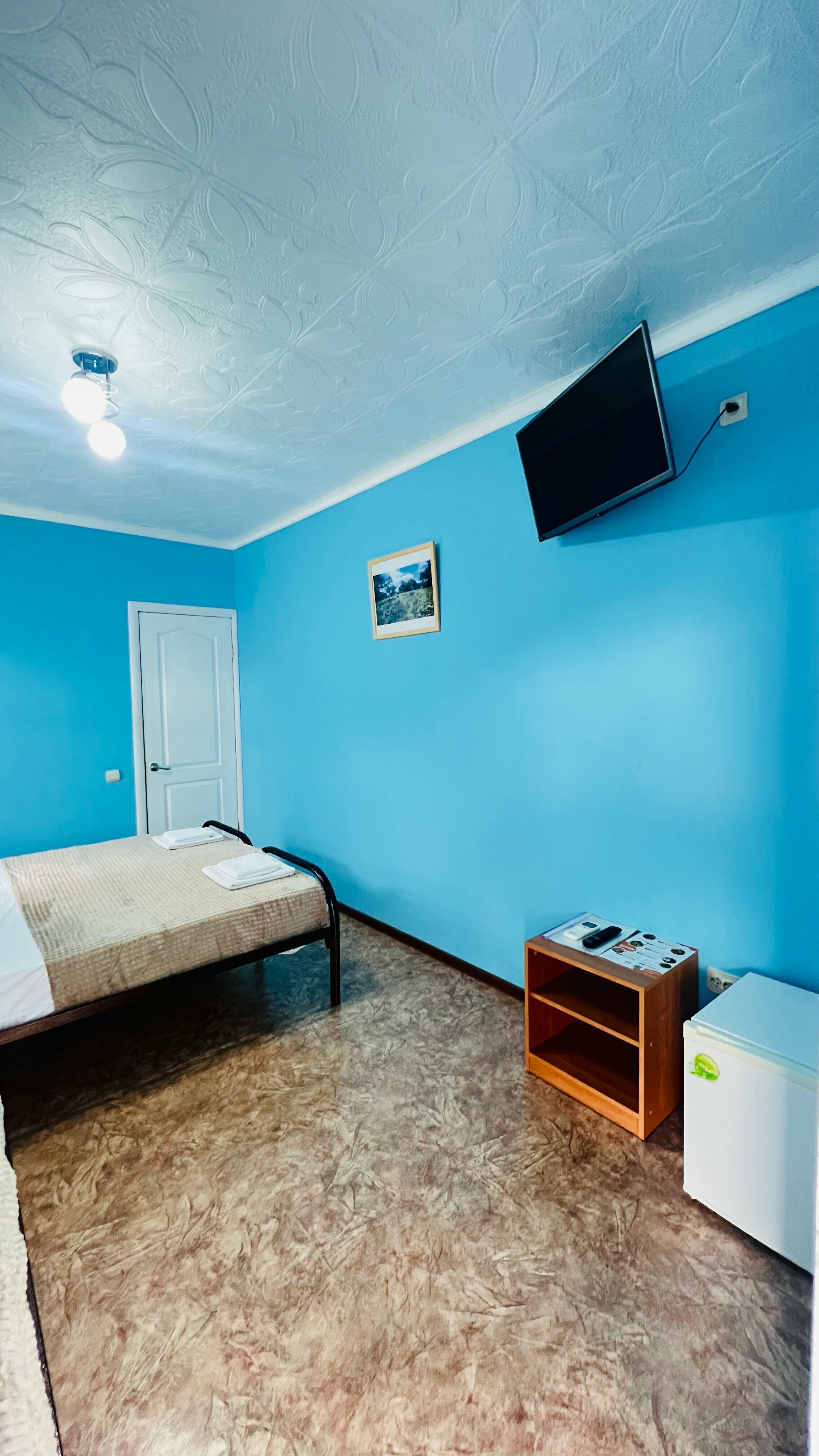 Трехместный номер с террасой видом на горы №13