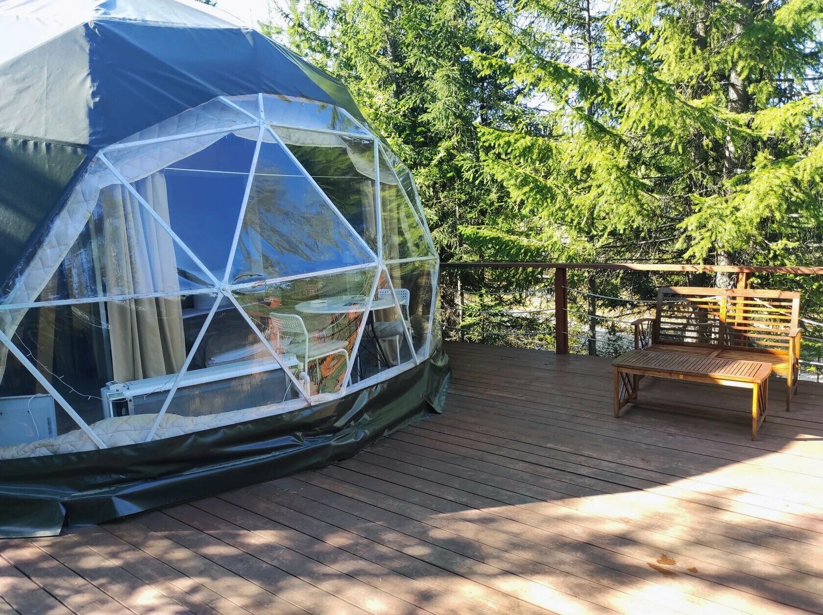 Шатер в лесу