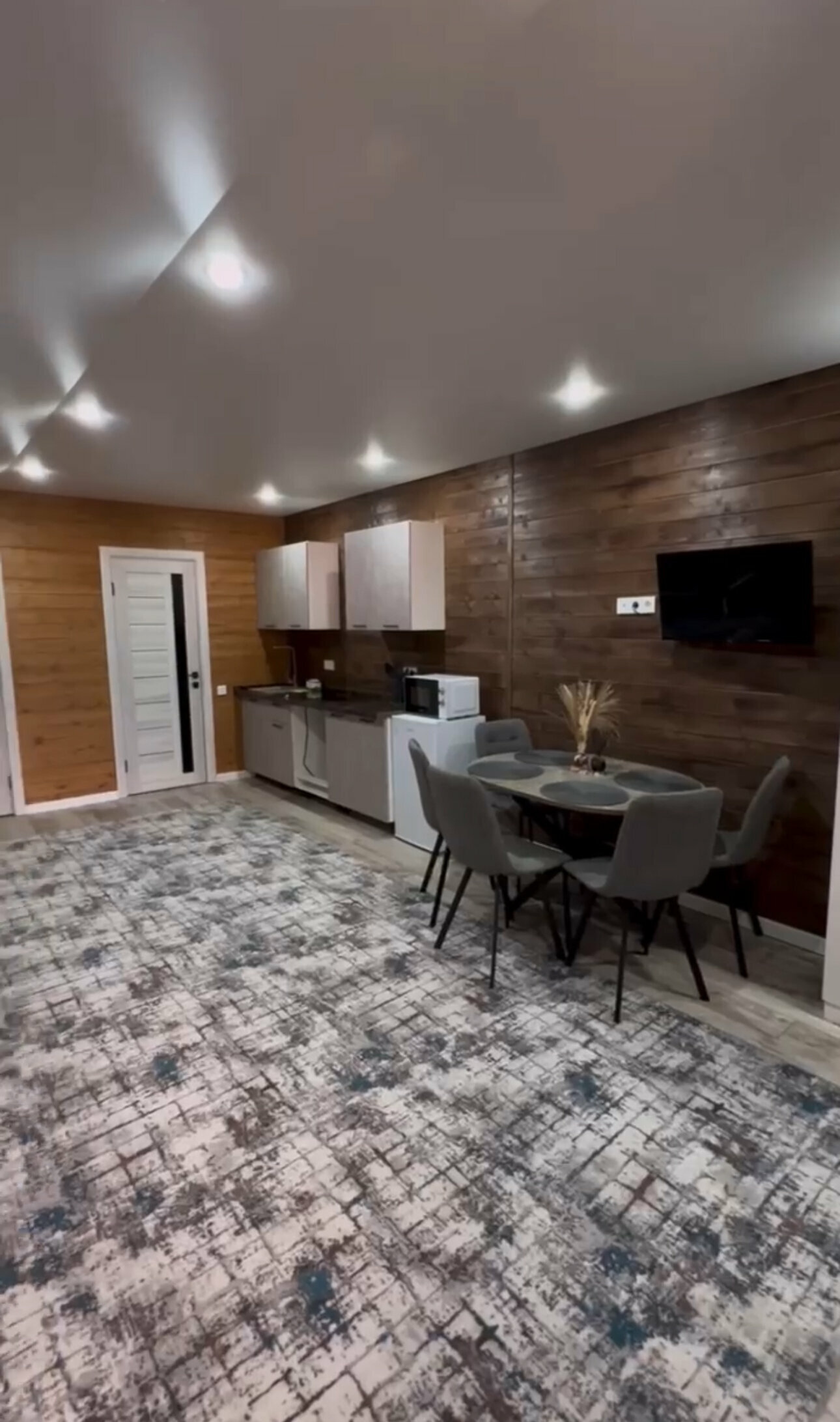 Трехместный номер с балконом