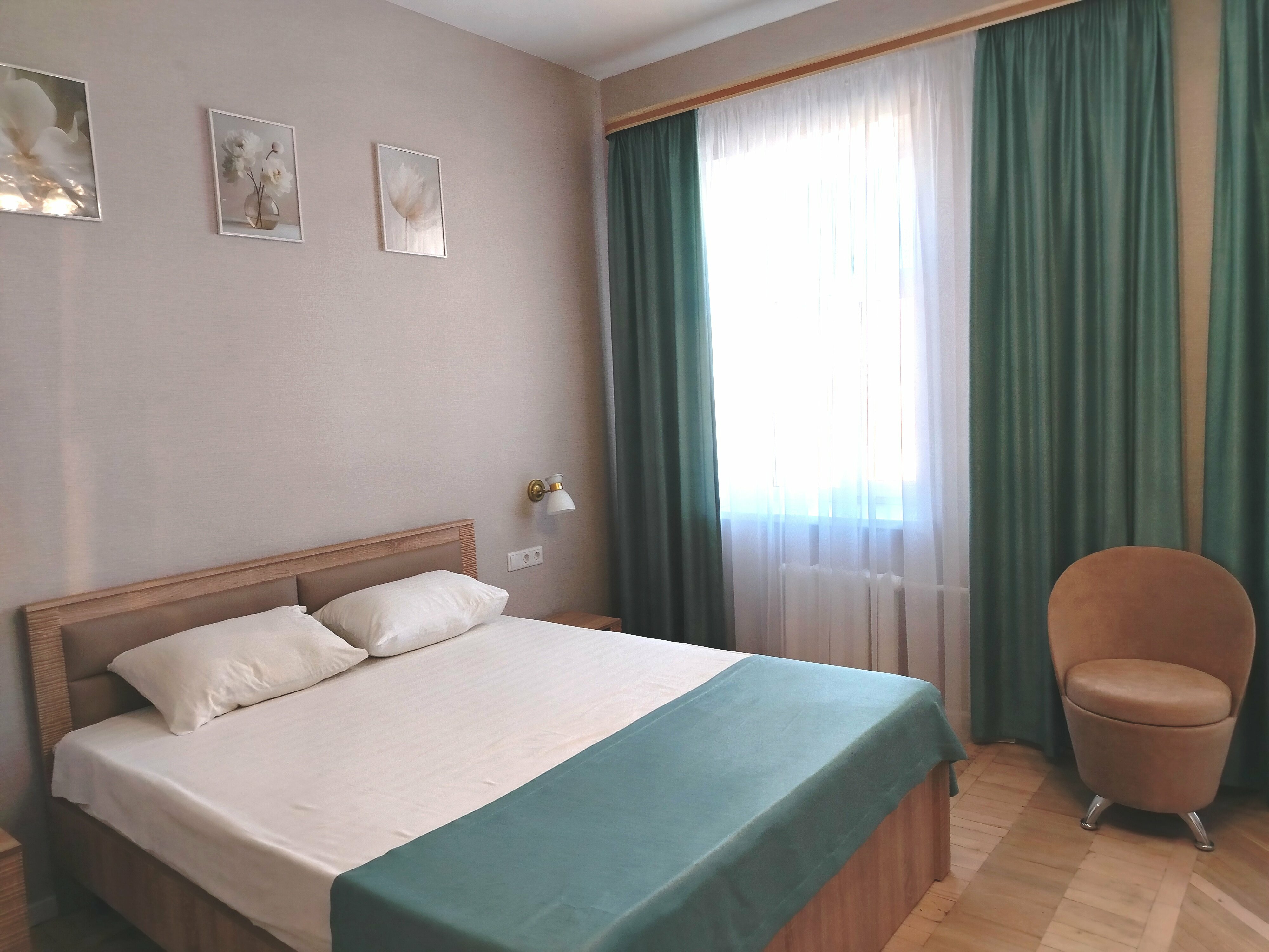 Полулюкс Делюкс