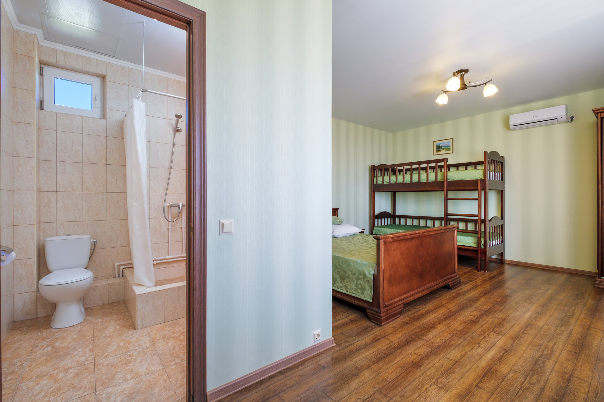 Улучшенный четырехместный номер