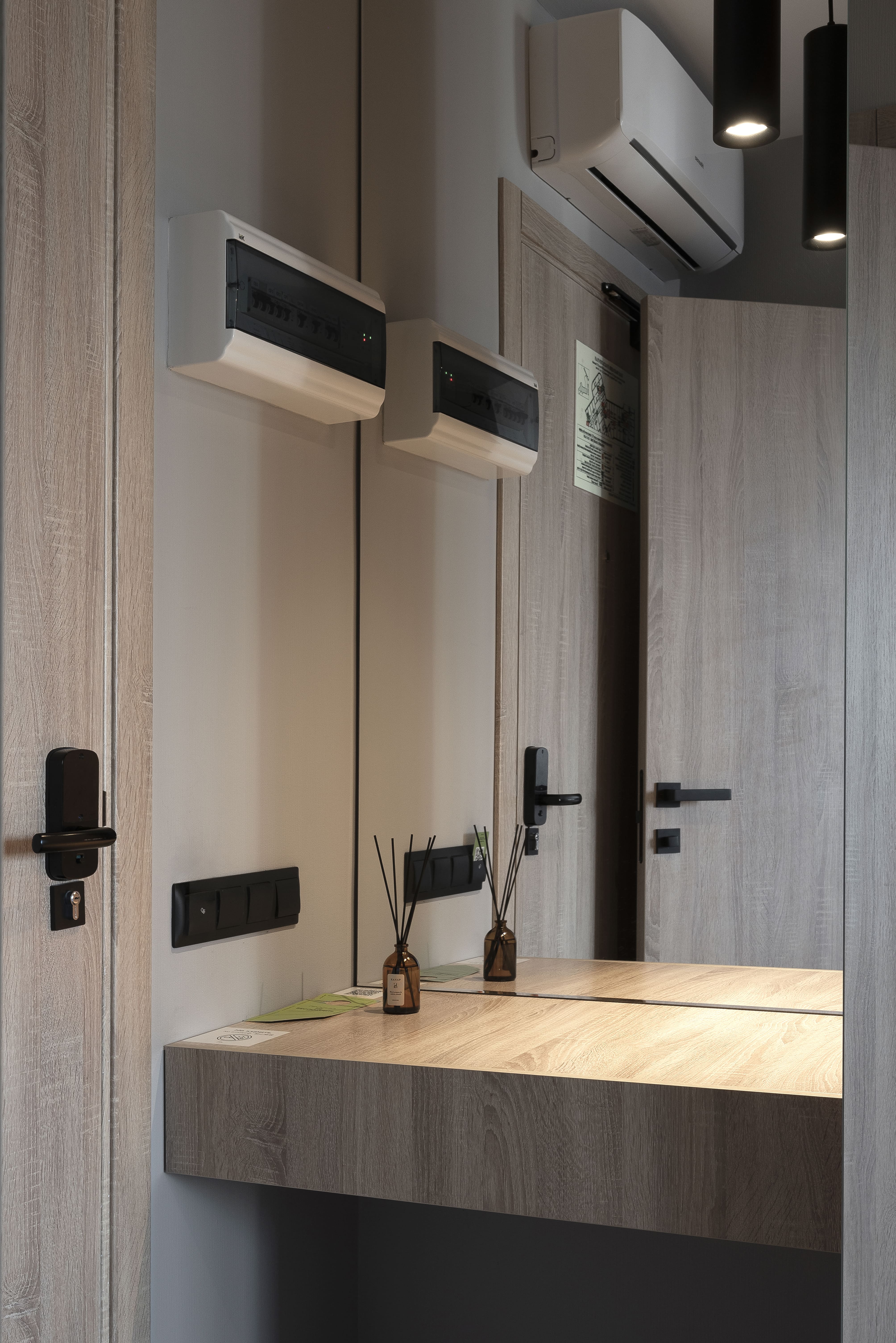 Студия с глухим остеклением