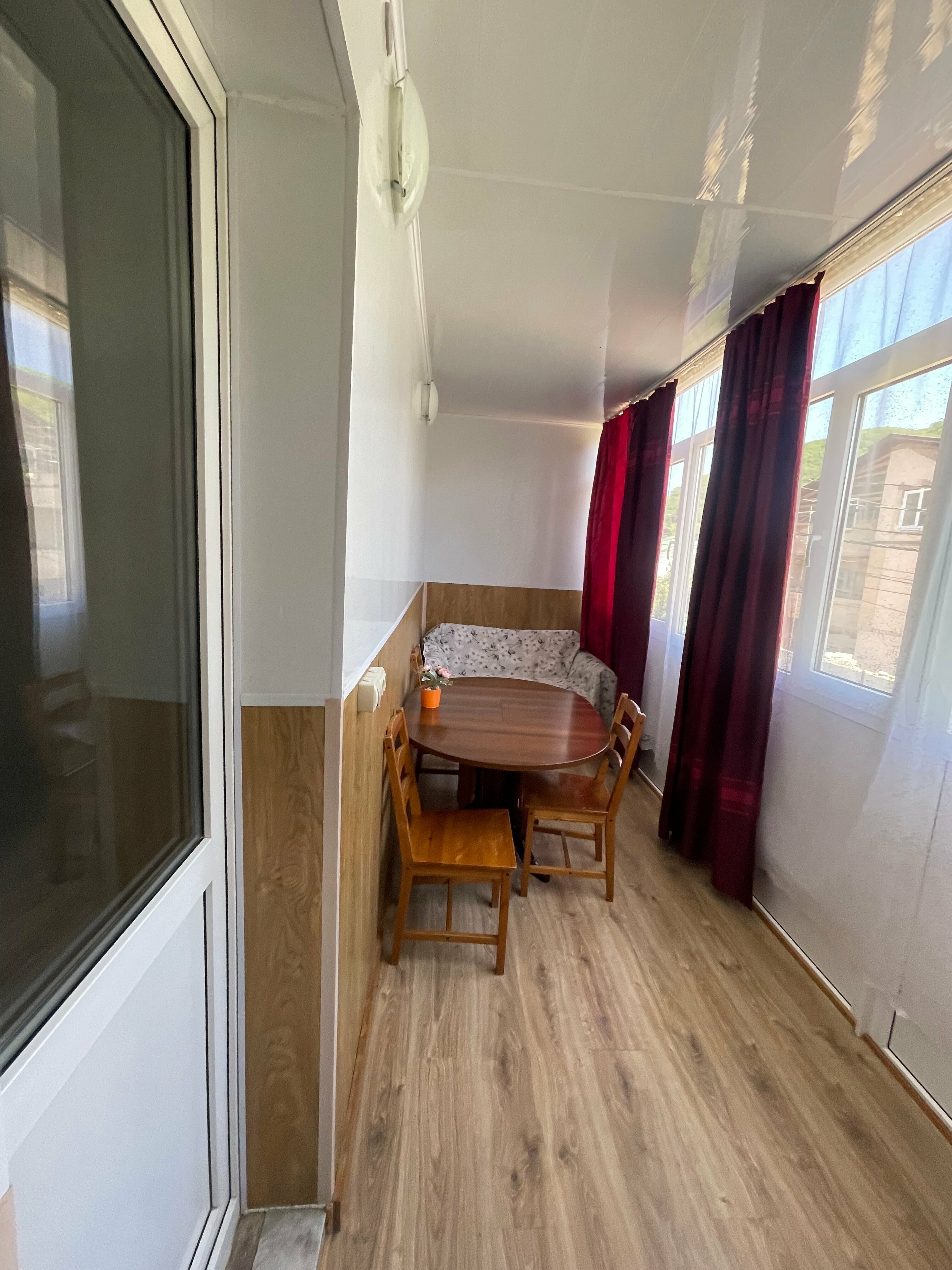 Двухкомнатный с лоджией и кухней