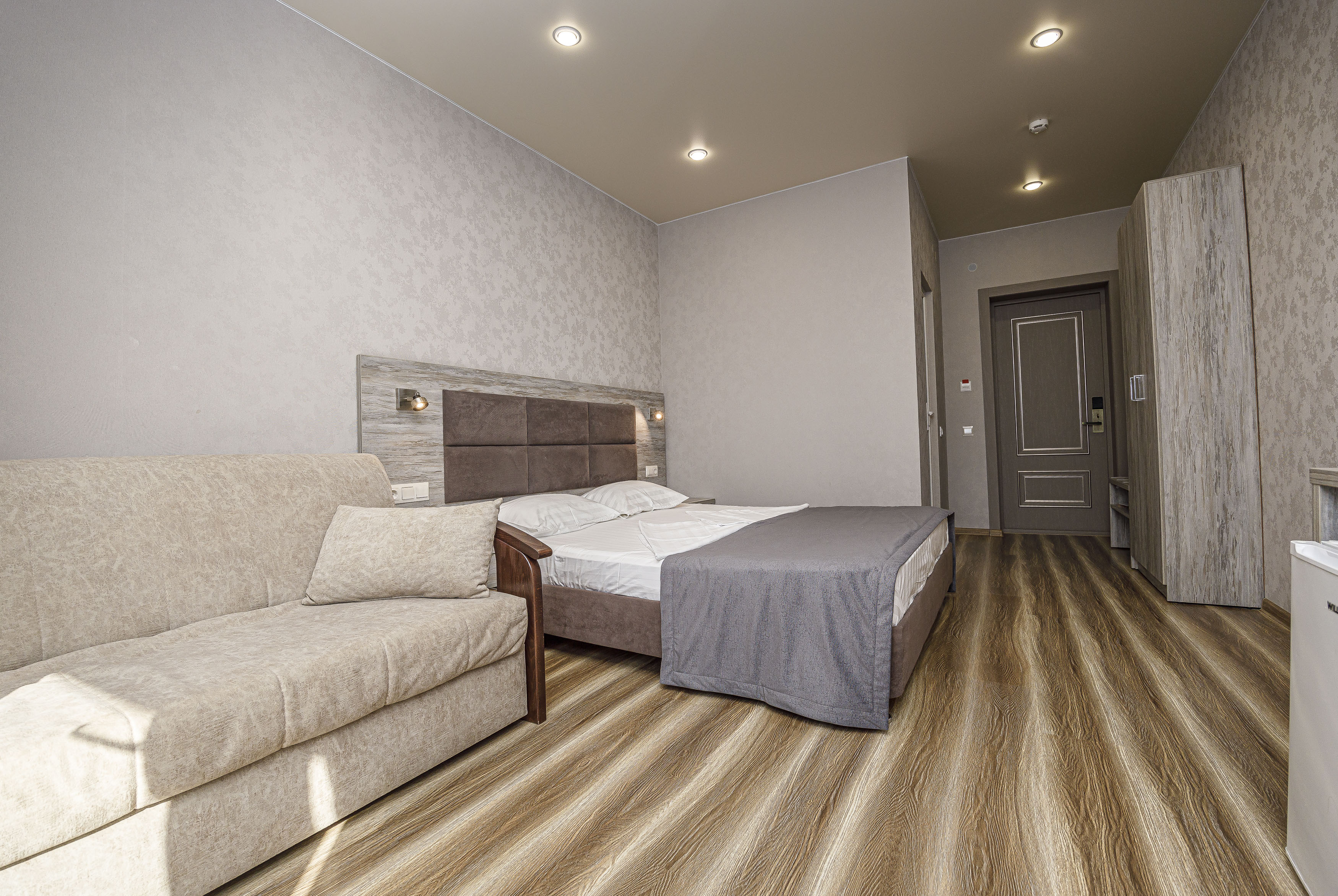 Улучшенный трехместный номер