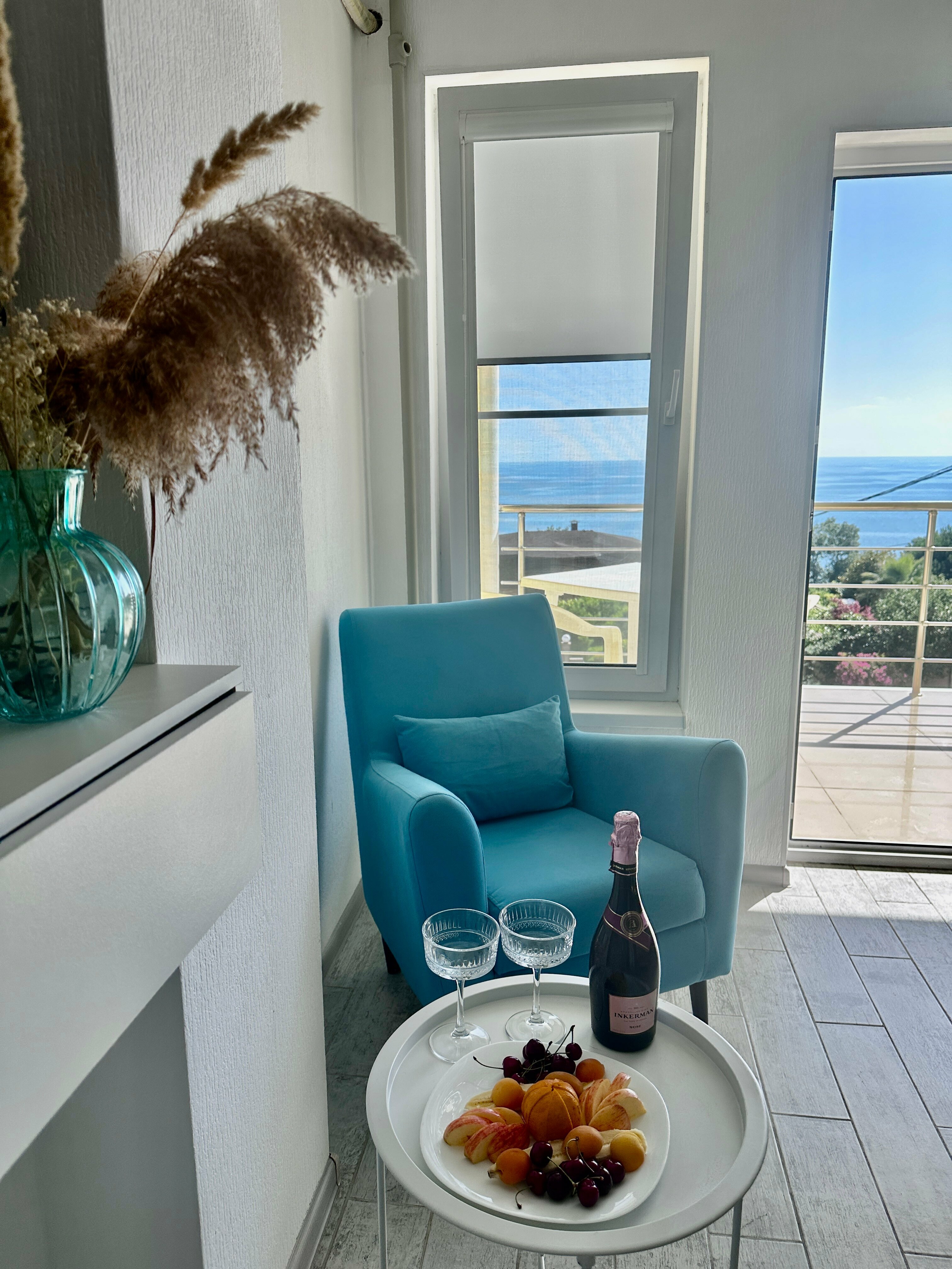 Люкс с видом на бассейн