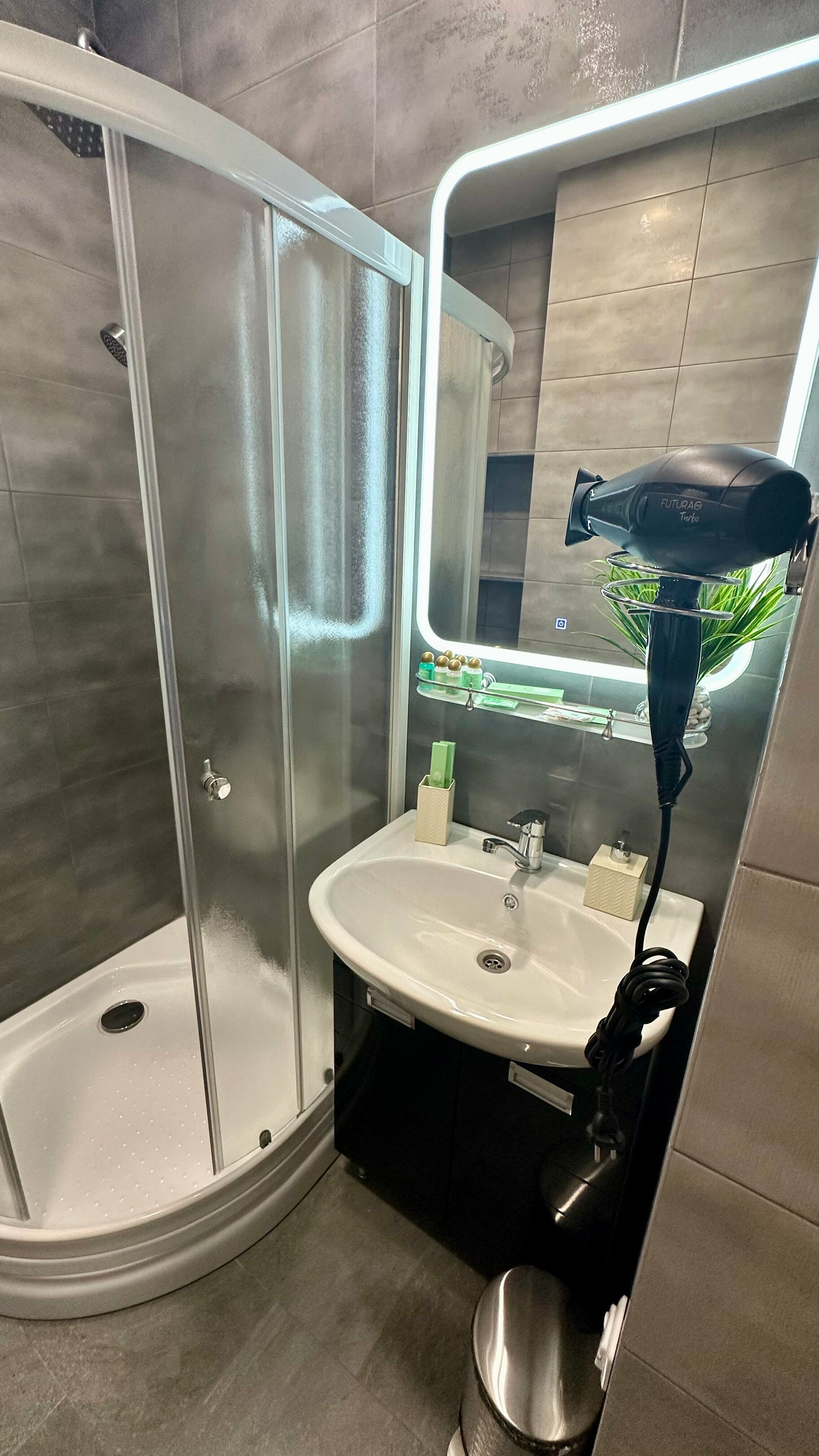 Номер  3 Двухместный номер Стандарт с одной кроватью и собственной ванной комнатой