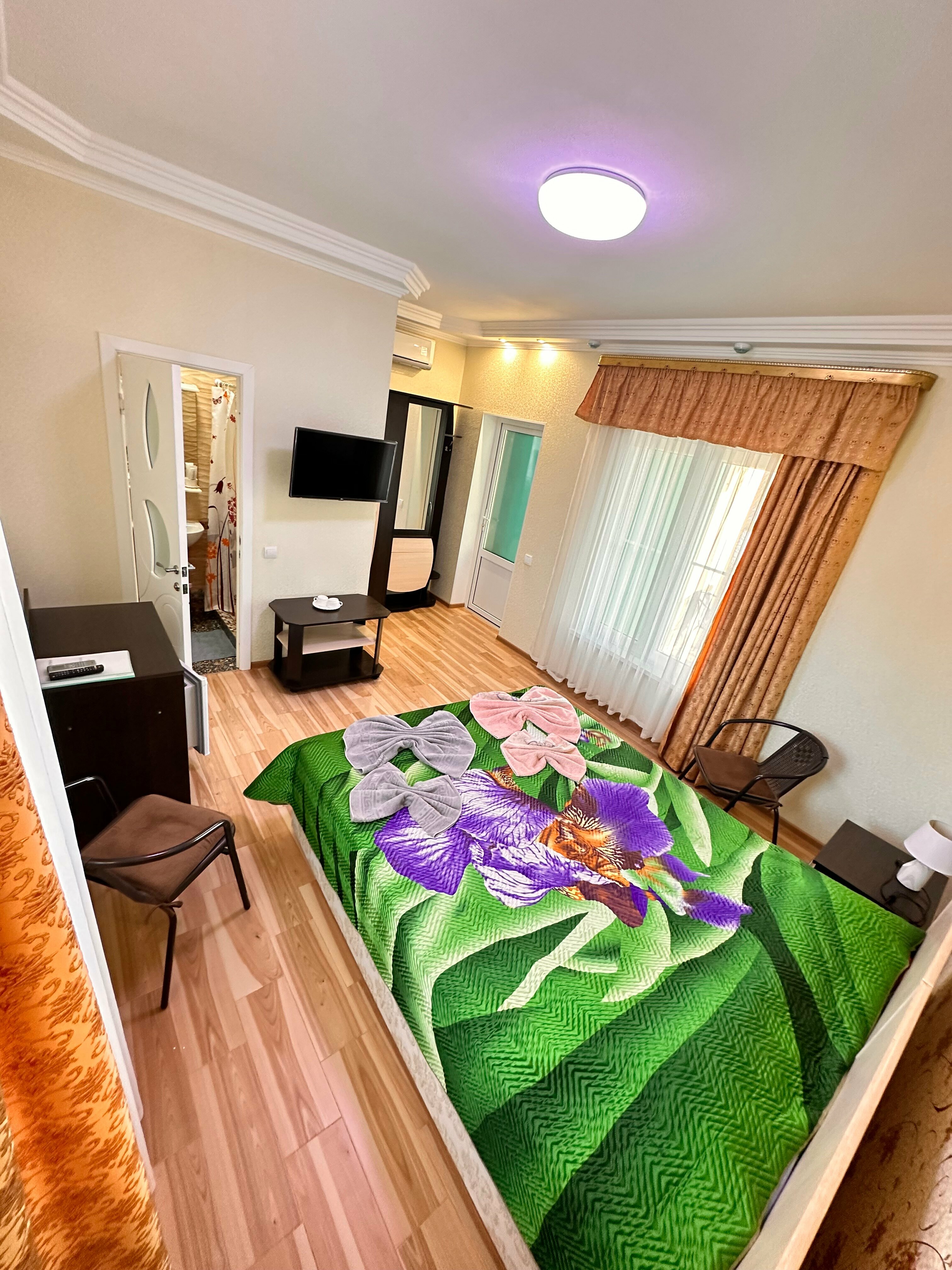 Большой двухместный номер с 1 кроватью