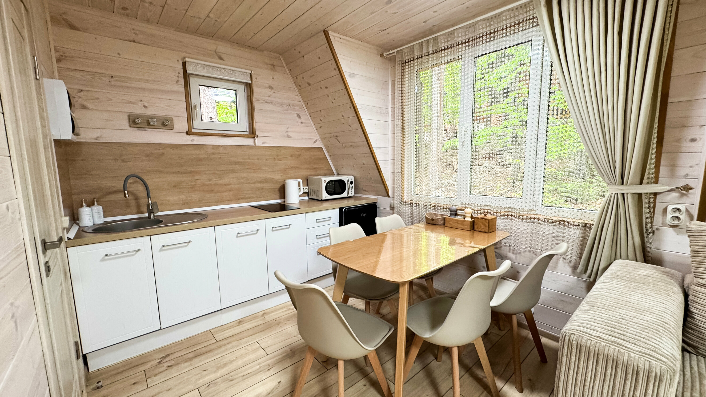 Дом с видом на лес